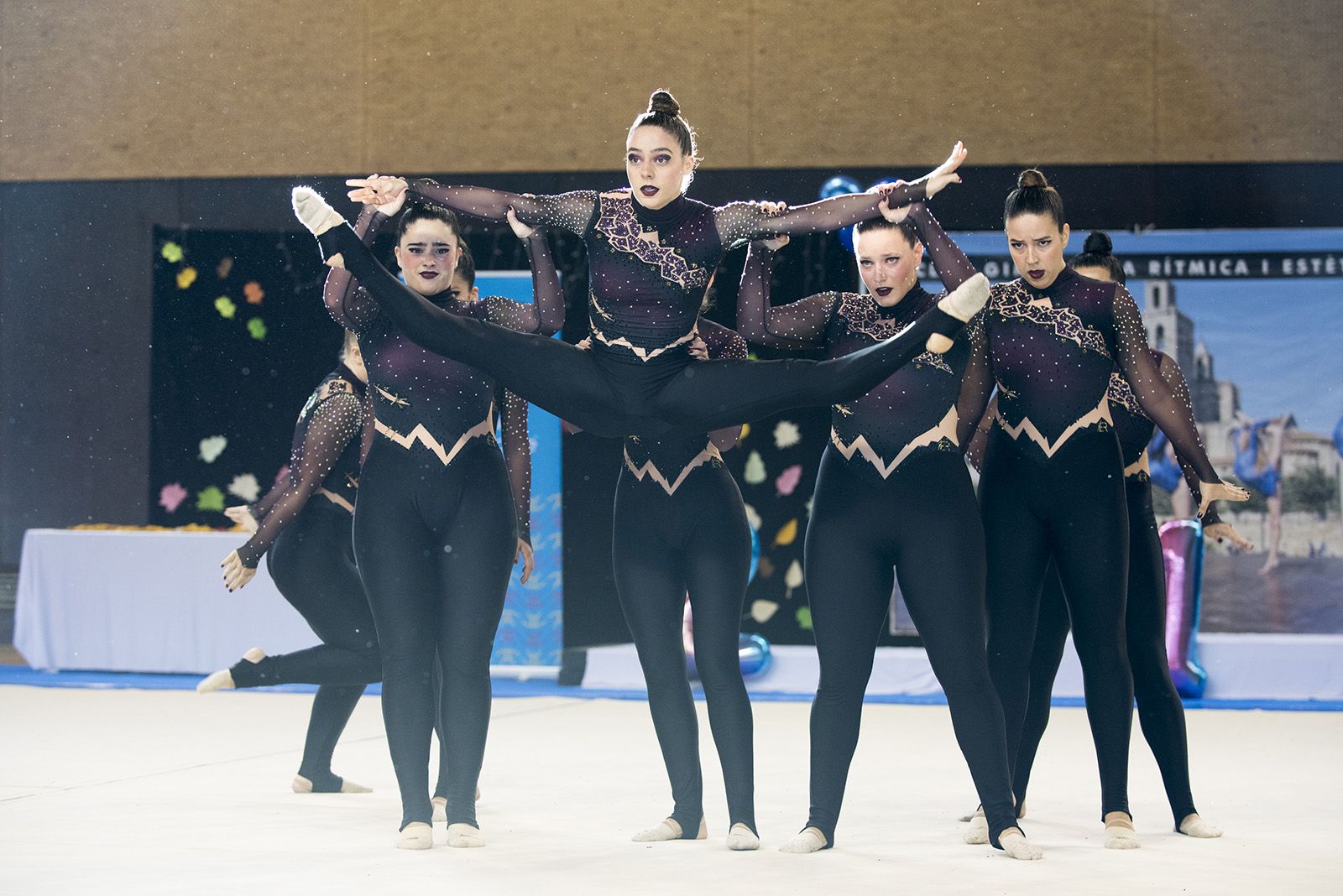 Club Muntanyenc de Sant Cugat al Campionat de Catalunya d'estètica de grup. FOTO: Bernat Millet.