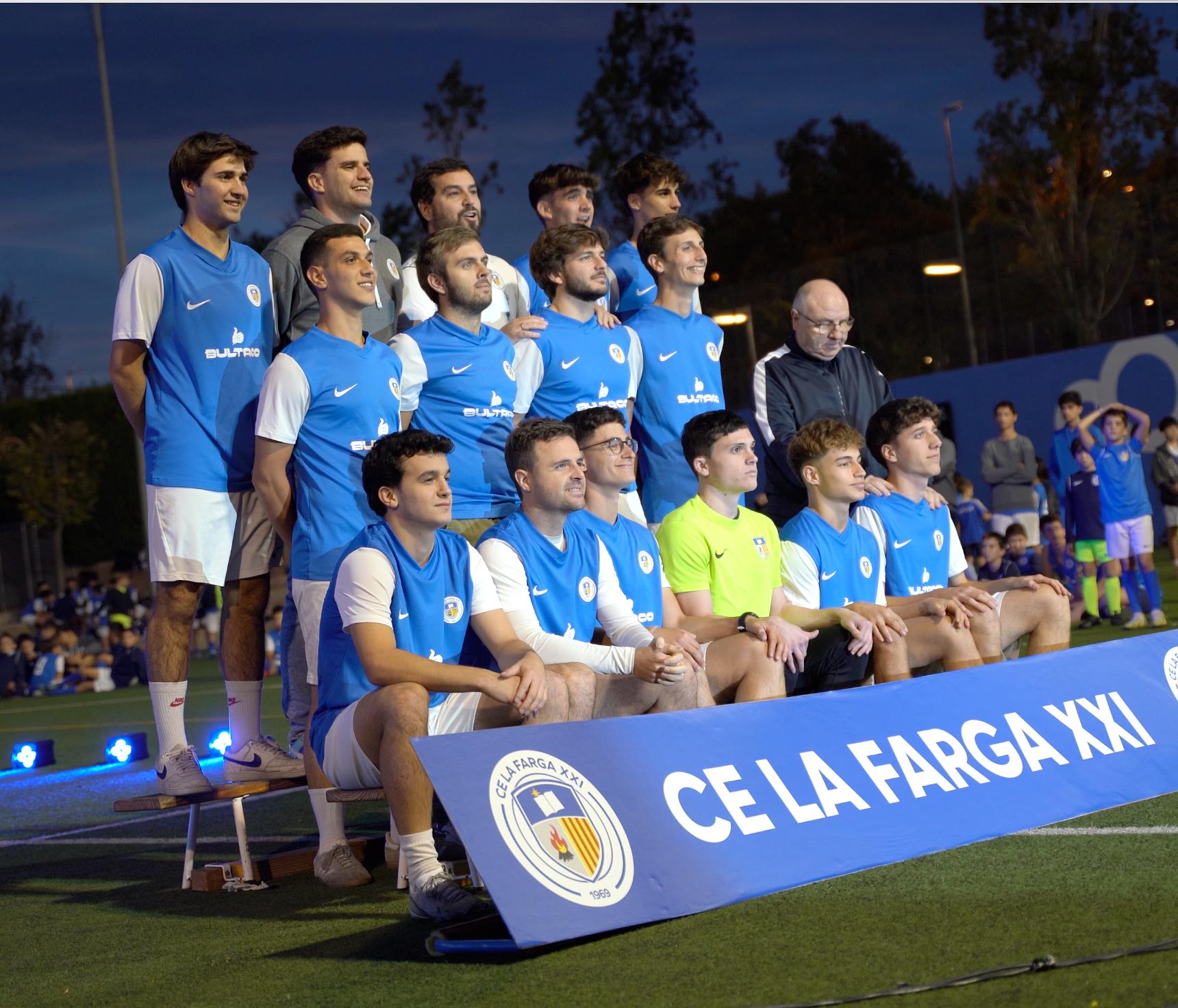 Presentació dels 350 jugadors del Club Esportiu La Farga. FOTO: Cedida