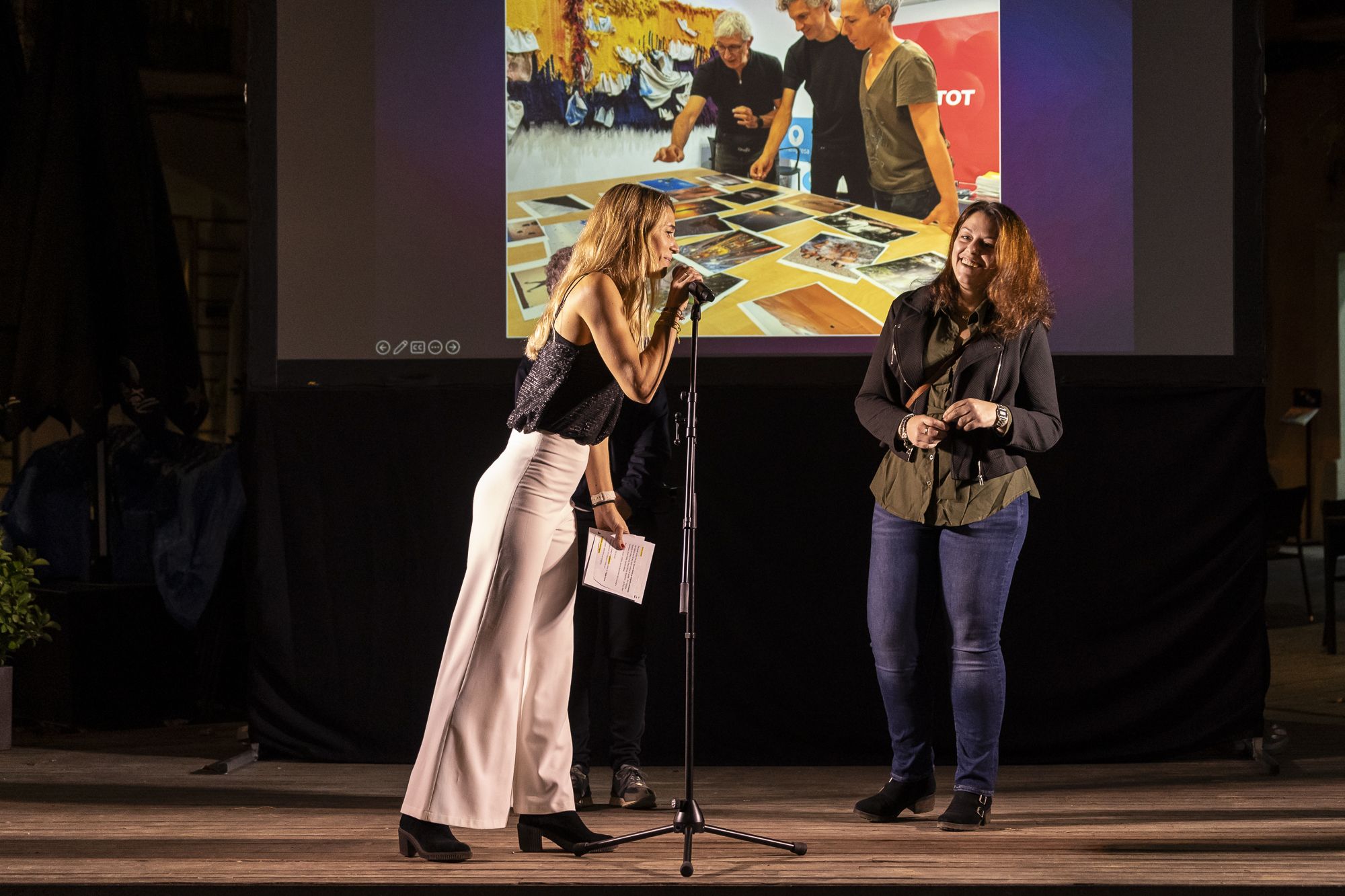 Acte d'entrega de premis i inauguració del 27è TOT Fotoportada FOTO: Mireia Comas