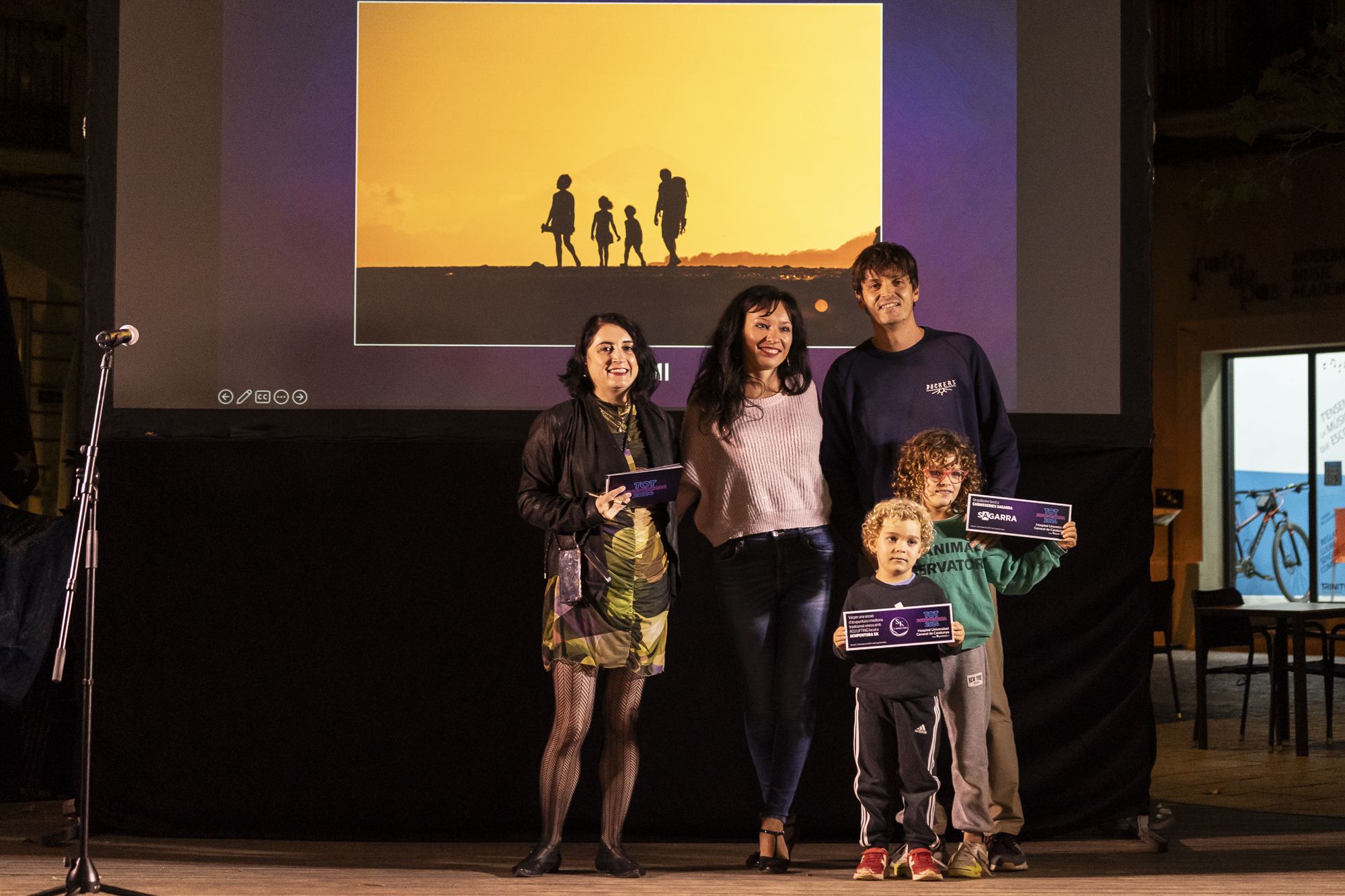 Acte d'entrega de premis i inauguració del 27è TOT Fotoportada FOTO: Mireia Comas