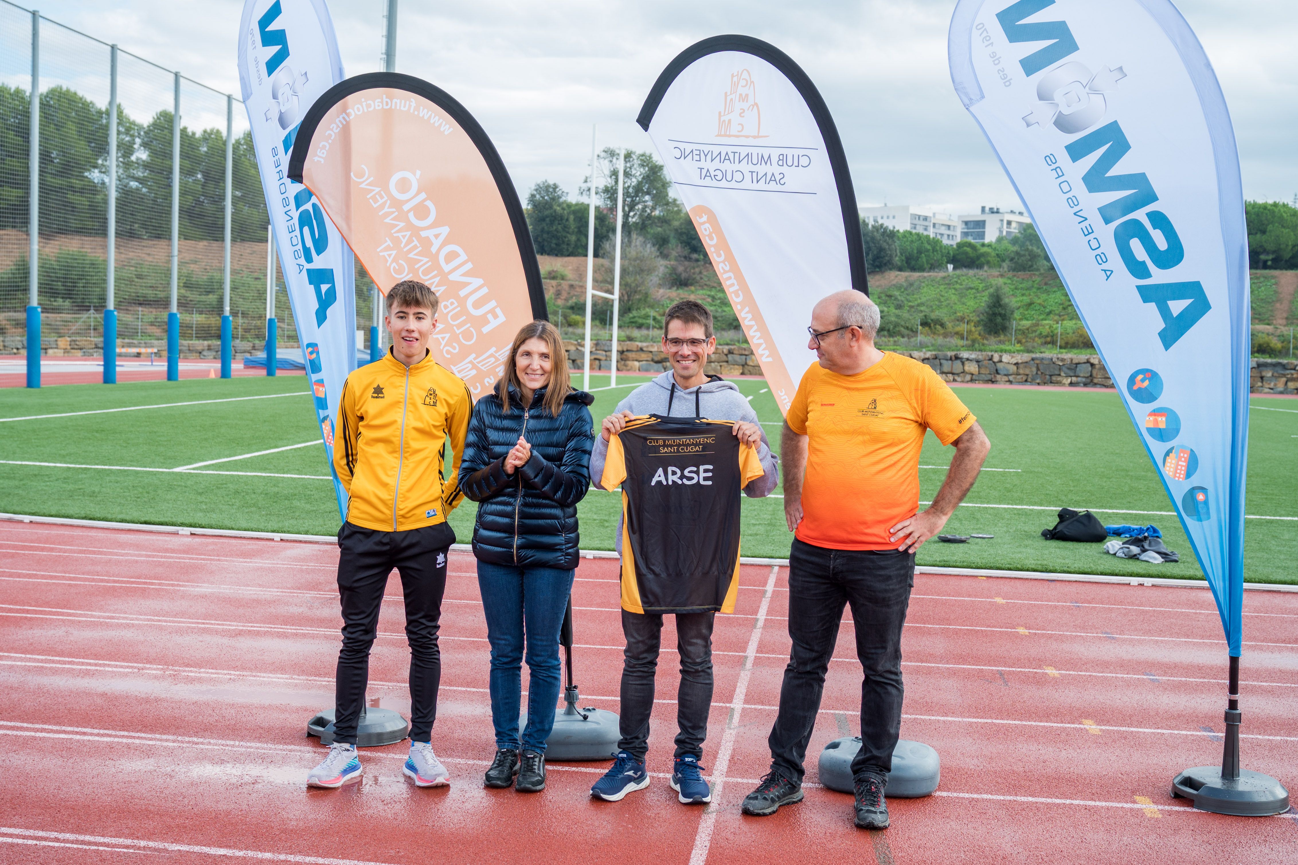 Presentació d'equips de la secció d'atletisme del Club Muntanyenc de Sant Cugat. FOTO: Carmelo Jiménez (TOT Sant Cugat)