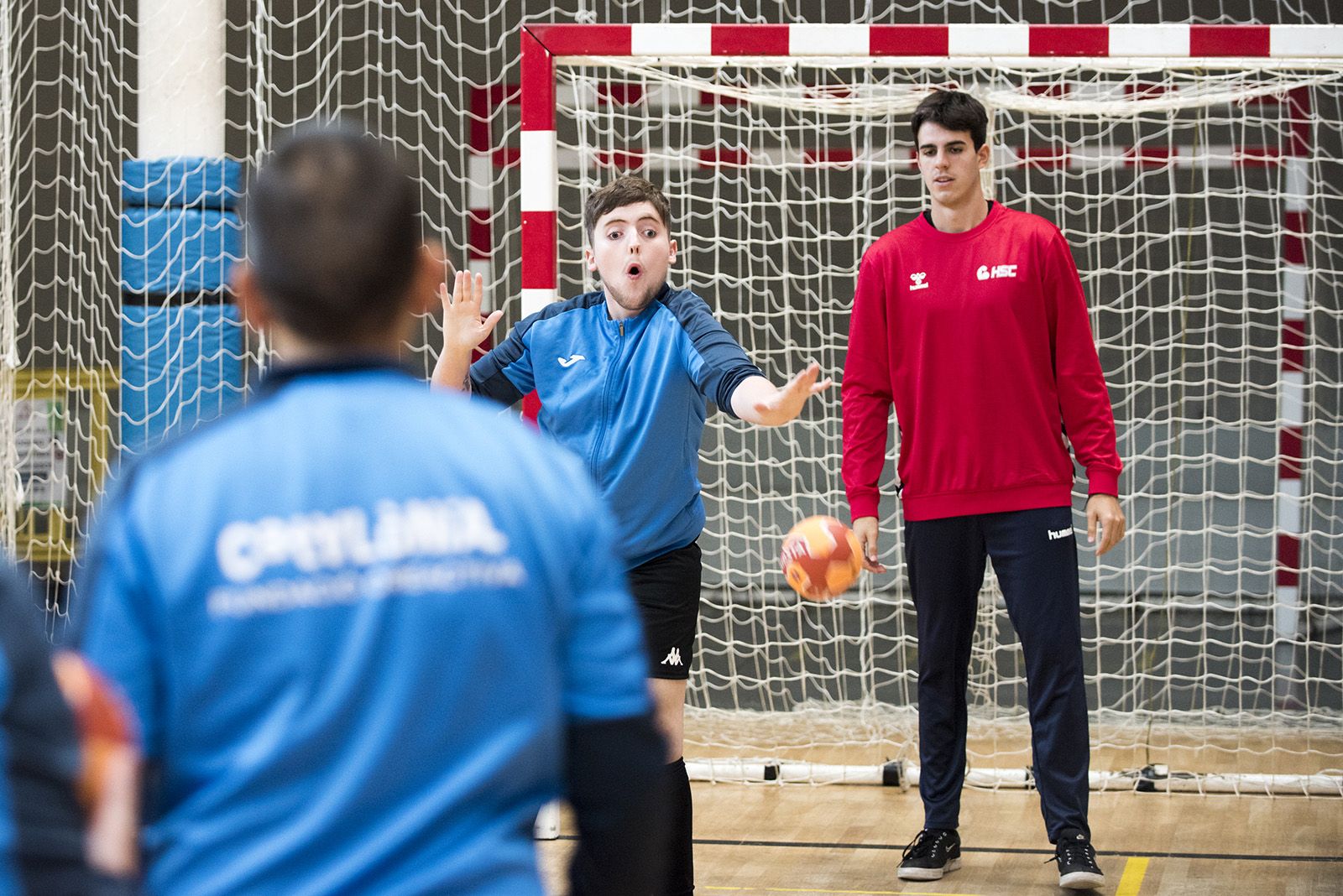 Nou equip special del Club Handbol Sant Cugat. FOTO: Bernat Millet (TOT Sant Cugat)