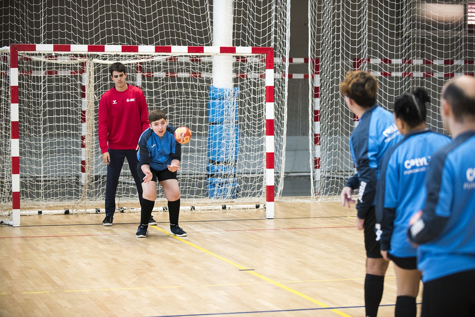 Nou equip special del Club Handbol Sant Cugat. FOTO: Bernat Millet (TOT Sant Cugat)