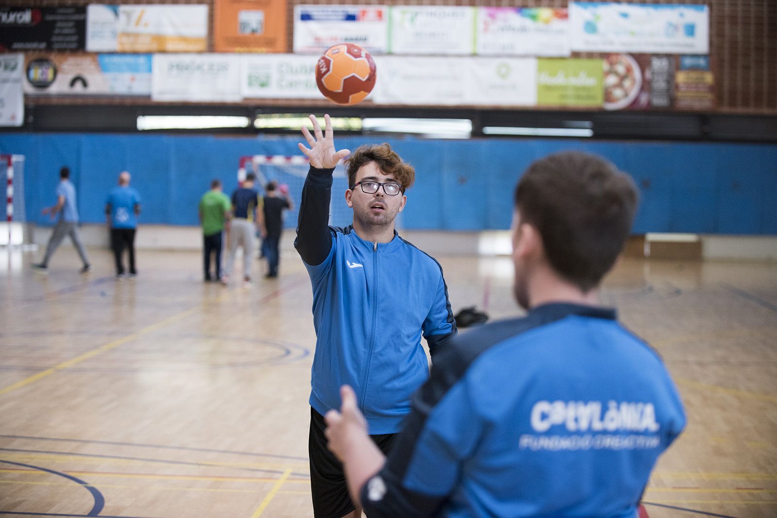 Nou equip special del Club Handbol Sant Cugat. FOTO: Bernat Millet (TOT Sant Cugat)