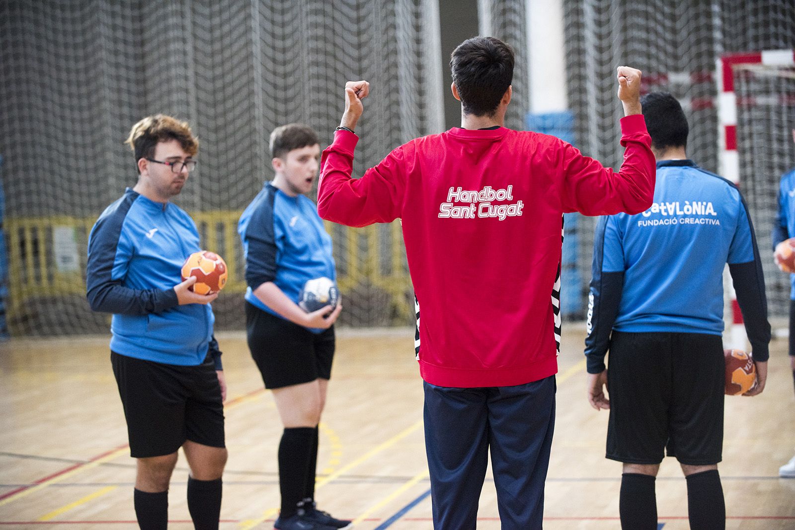 Nou equip special del Club Handbol Sant Cugat. FOTO: Bernat Millet (TOT Sant Cugat)