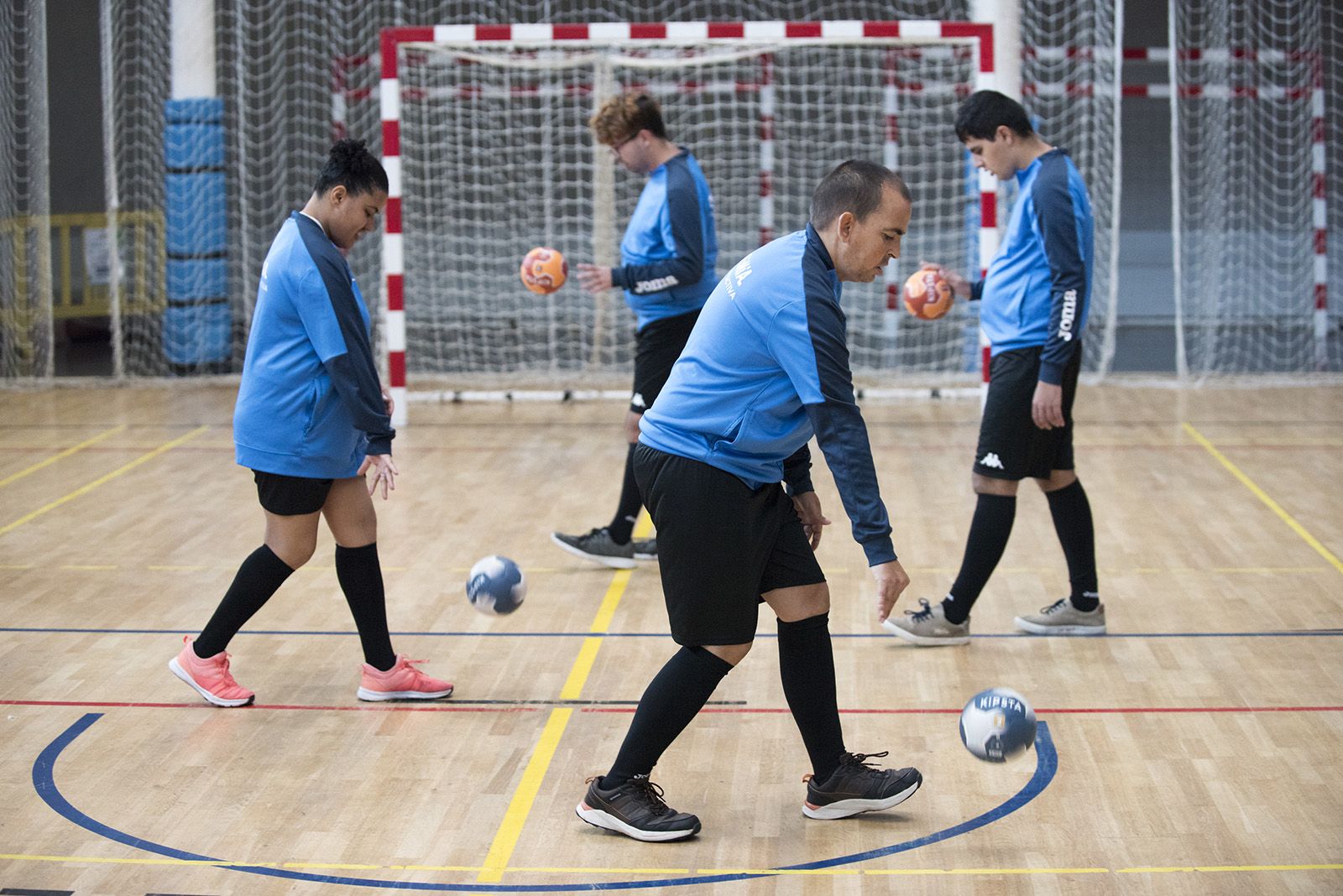 Nou equip special del Club Handbol Sant Cugat. FOTO: Bernat Millet (TOT Sant Cugat)