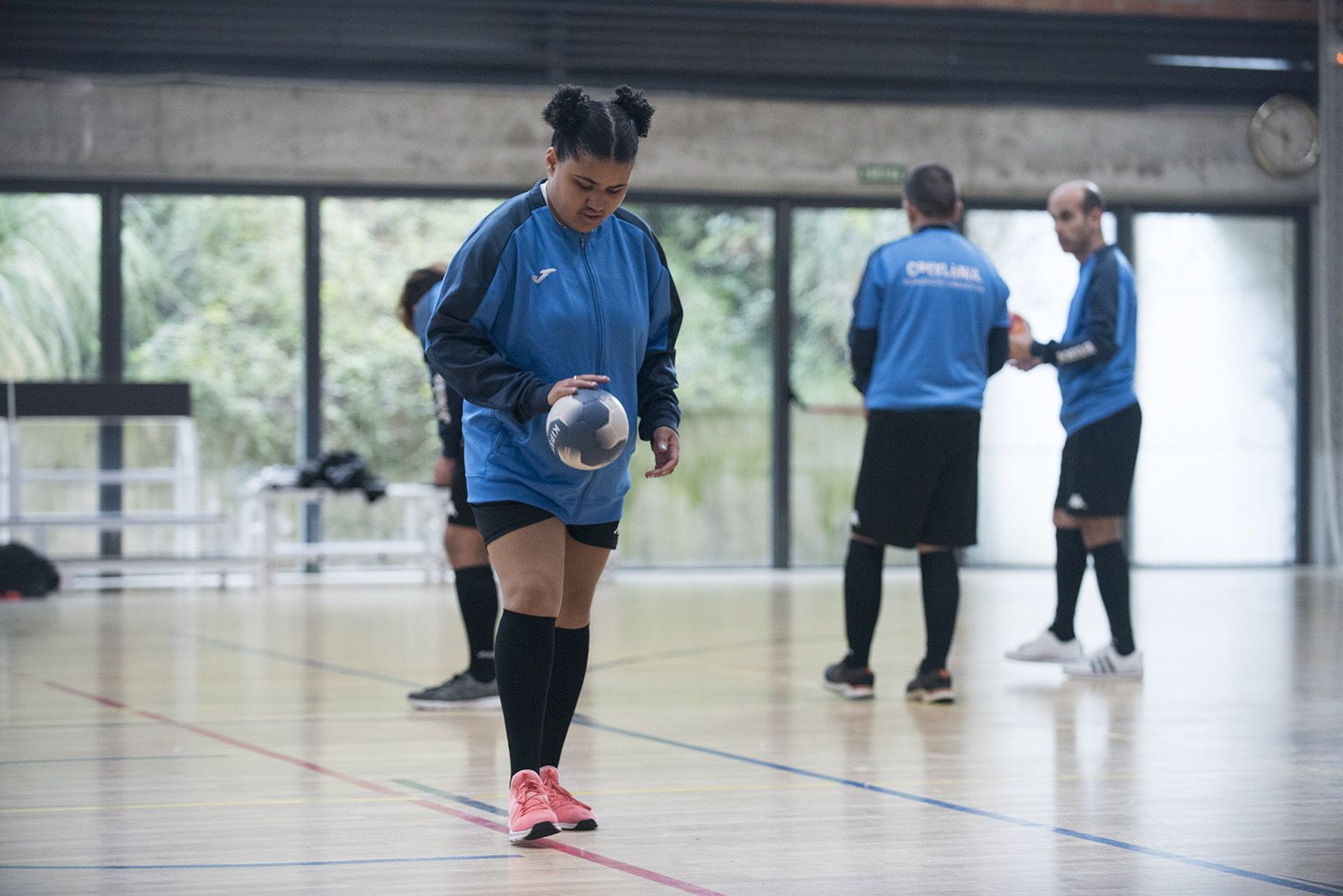 Nou equip special del Club Handbol Sant Cugat. FOTO: Bernat Millet (TOT Sant Cugat)