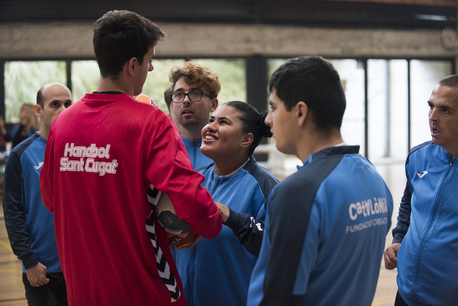 Nou equip special del Club Handbol Sant Cugat. FOTO: Bernat Millet (TOT Sant Cugat)