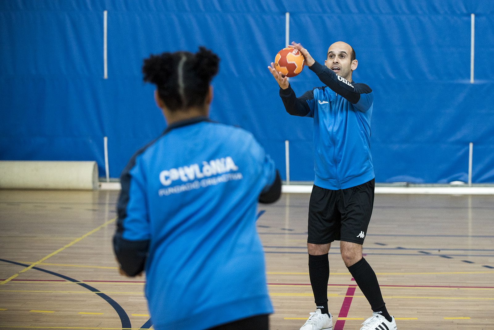 Nou equip special del Club Handbol Sant Cugat. FOTO: Bernat Millet (TOT Sant Cugat)