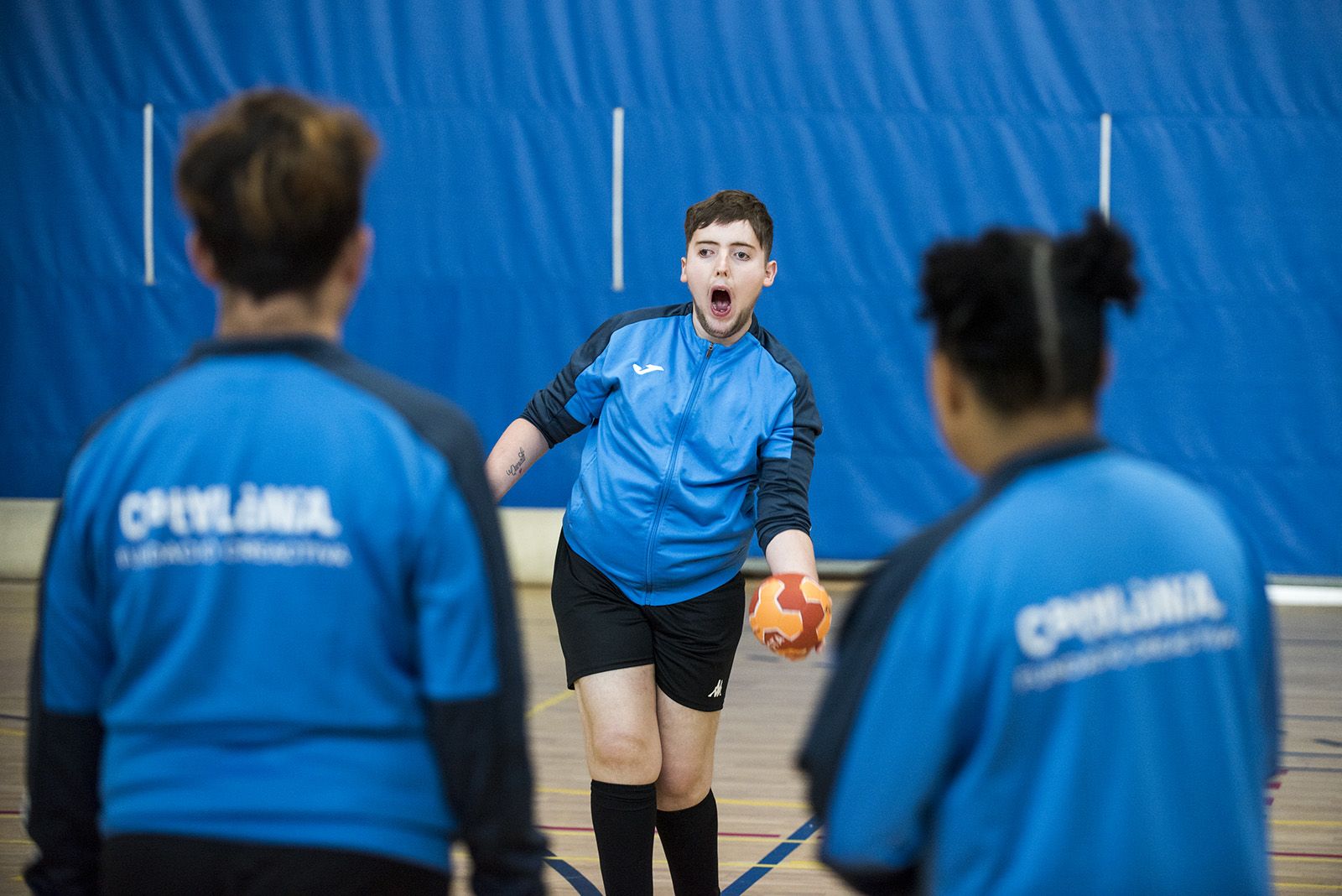 Nou equip special del Club Handbol Sant Cugat. FOTO: Bernat Millet (TOT Sant Cugat)