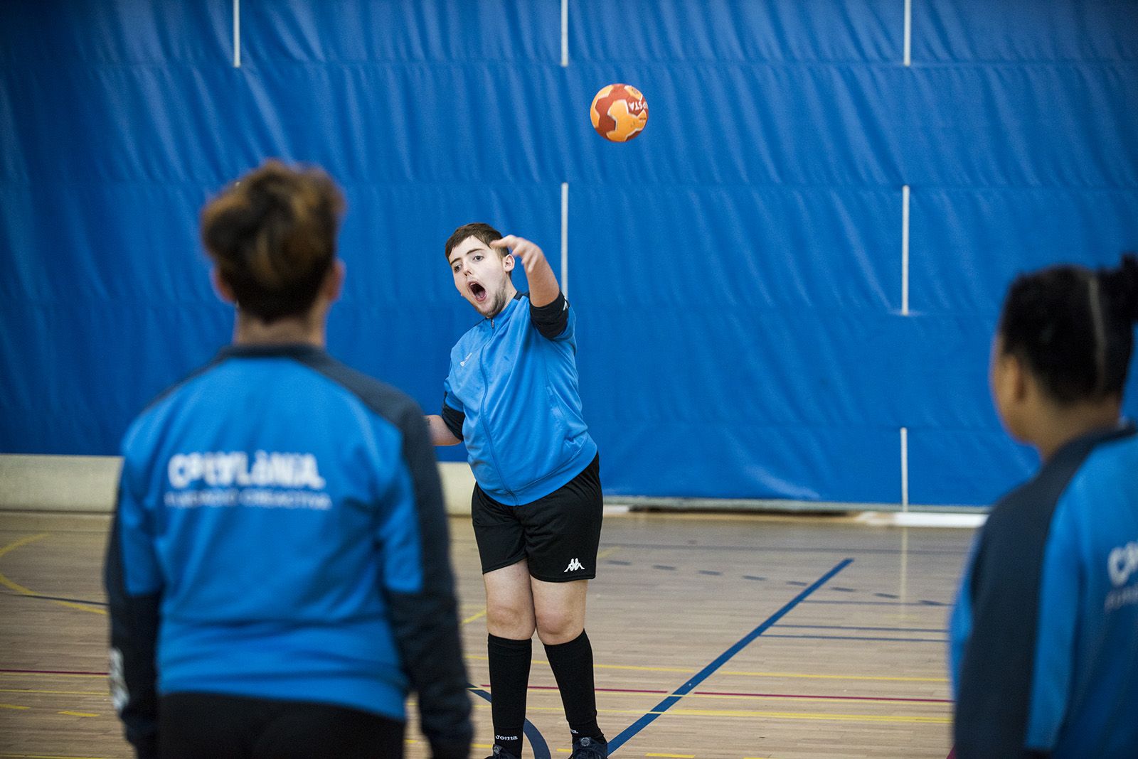 Nou equip special del Club Handbol Sant Cugat. FOTO: Bernat Millet (TOT Sant Cugat)