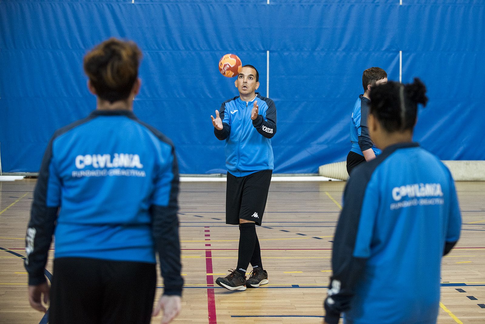 Nou equip special del Club Handbol Sant Cugat. FOTO: Bernat Millet (TOT Sant Cugat)