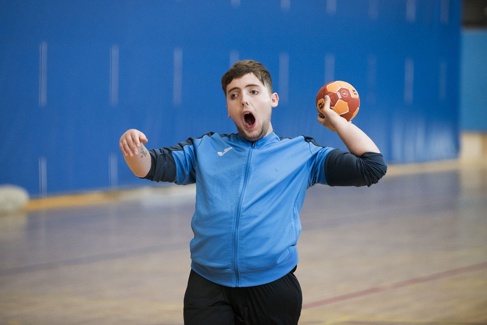 Nou equip special del Club Handbol Sant Cugat. FOTO: Bernat Millet (TOT Sant Cugat)