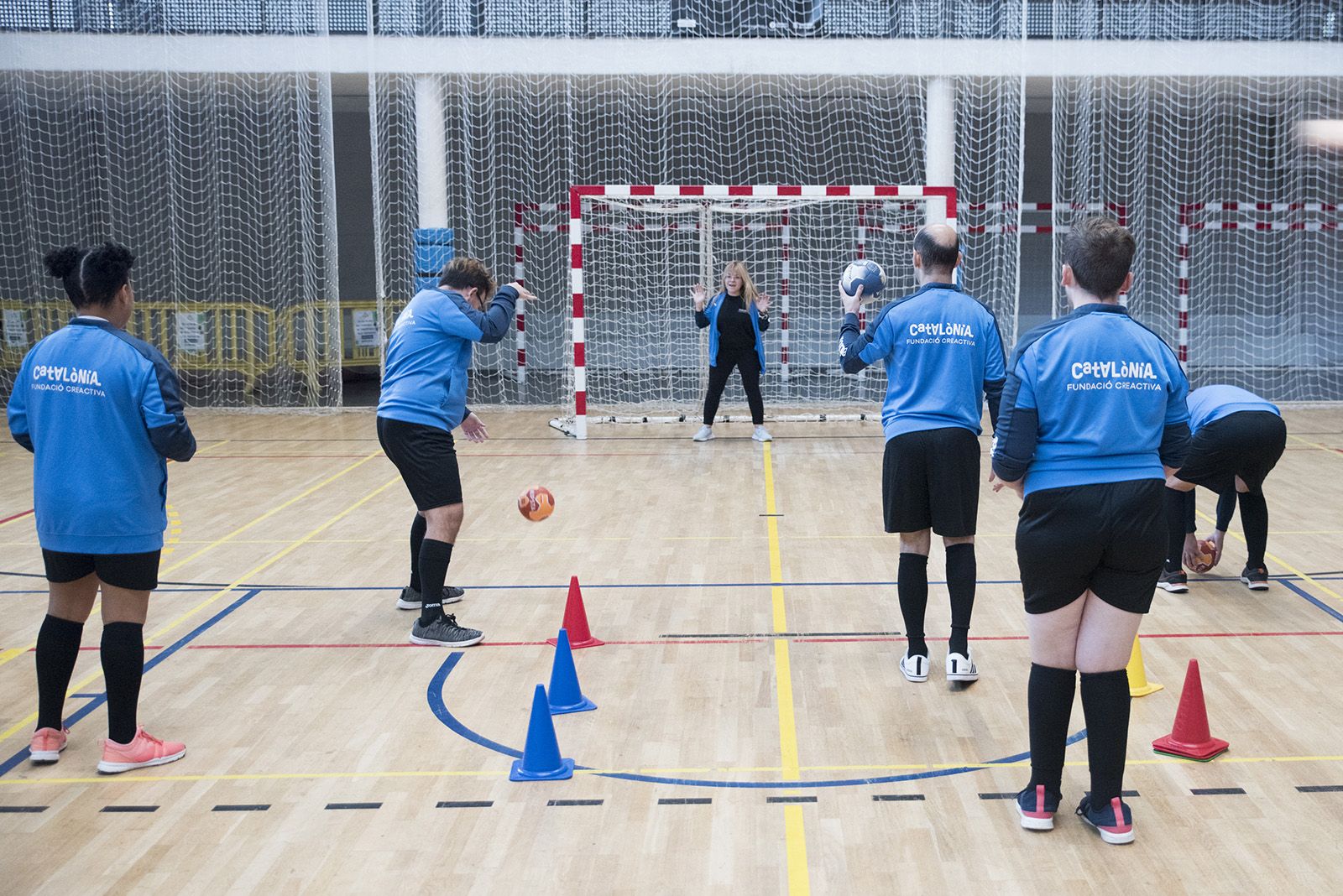 Nou equip special del Club Handbol Sant Cugat. FOTO: Bernat Millet (TOT Sant Cugat)