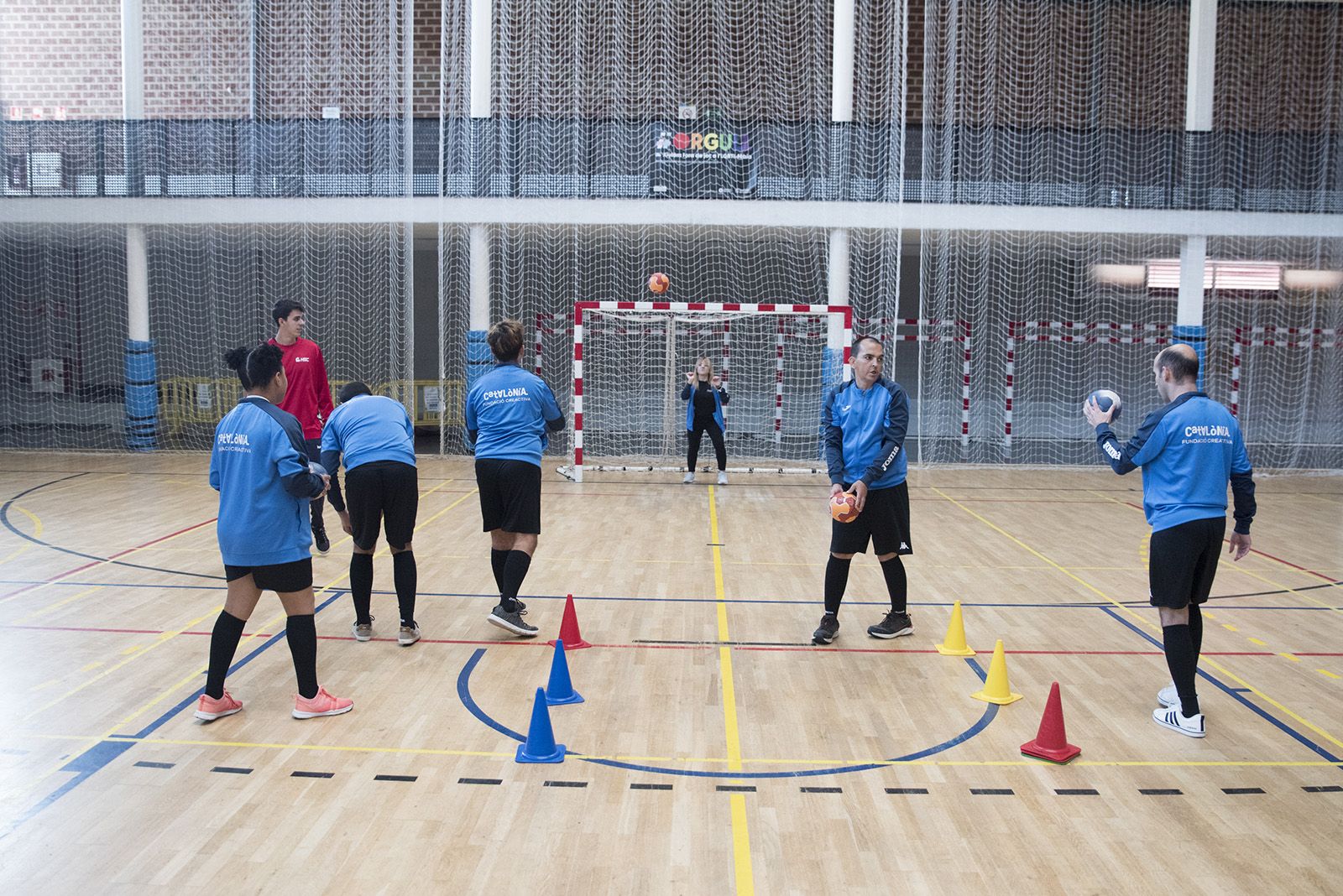 Nou equip special del Club Handbol Sant Cugat. FOTO: Bernat Millet (TOT Sant Cugat)