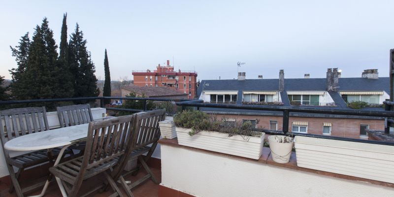 Solàrium de la casa adossada del barri de Sant Domènec de Sant Cugat, disponible a la immobiliària ORGAN. FOTO: Cedida