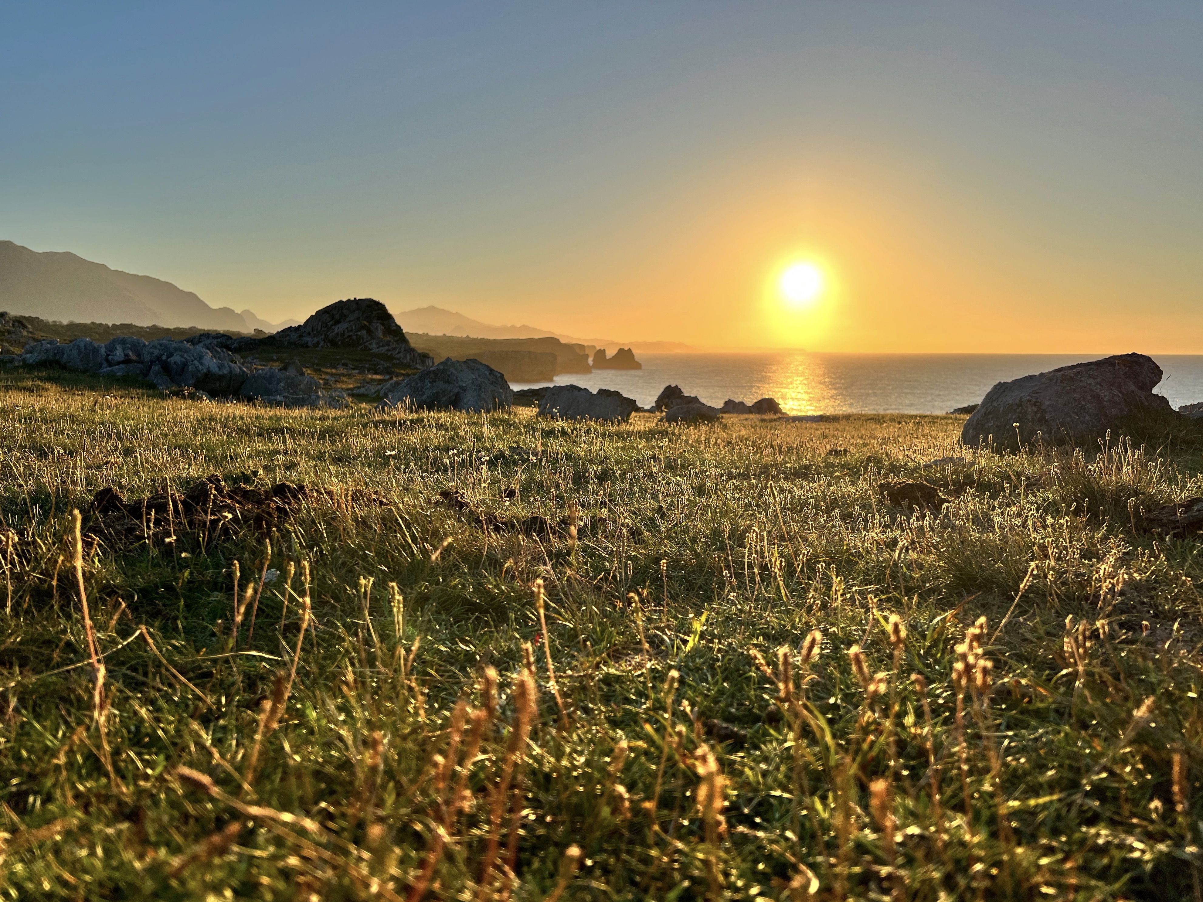 Adéu sol i fins demà! · Asturies, Espanya FOTO: Iliana Danzos Rodriguez