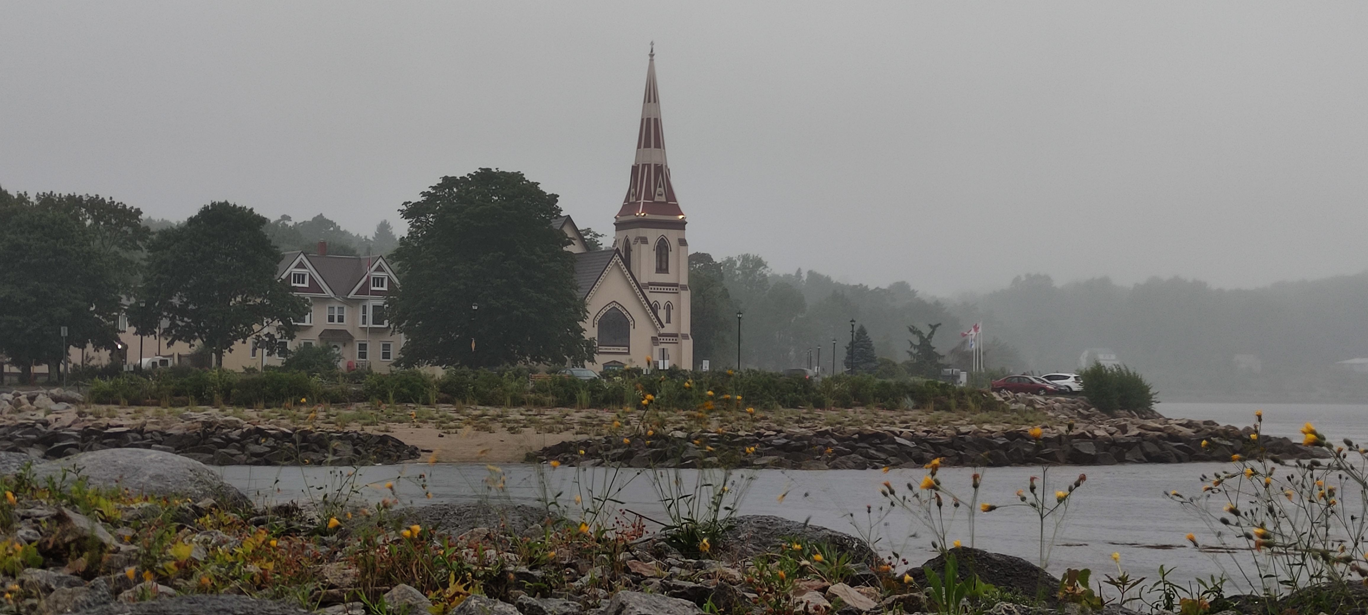 Església a la vora del mar · Mahone Bay (Nova Scotia) FOTO: Teresa Pastor Ramos