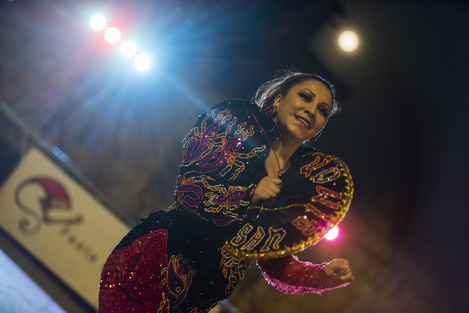 Mostra de dansa boliviana. FOTO: Bernat Millet.