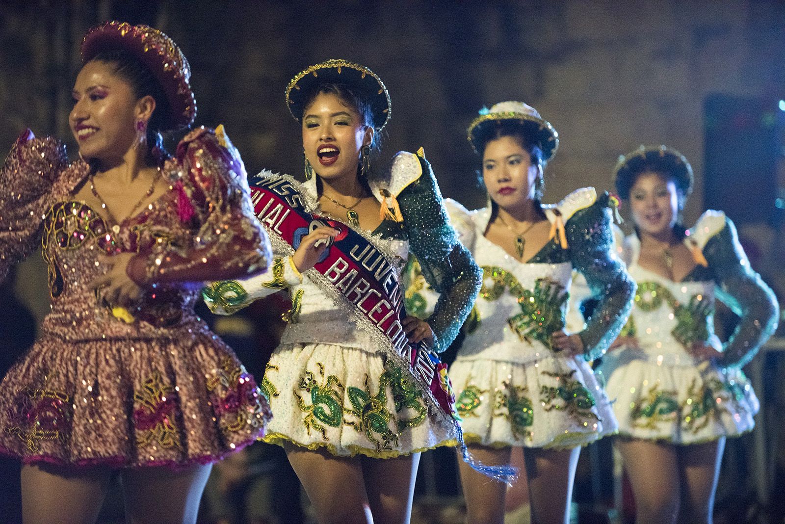 Mostra de dansa boliviana. FOTO: Bernat Millet.