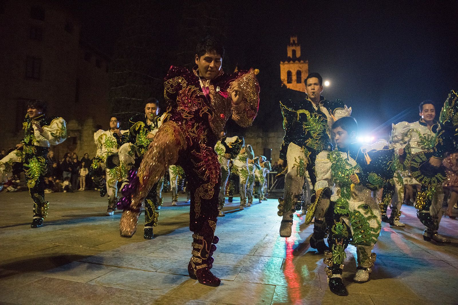 Mostra de dansa boliviana. FOTO: Bernat Millet.