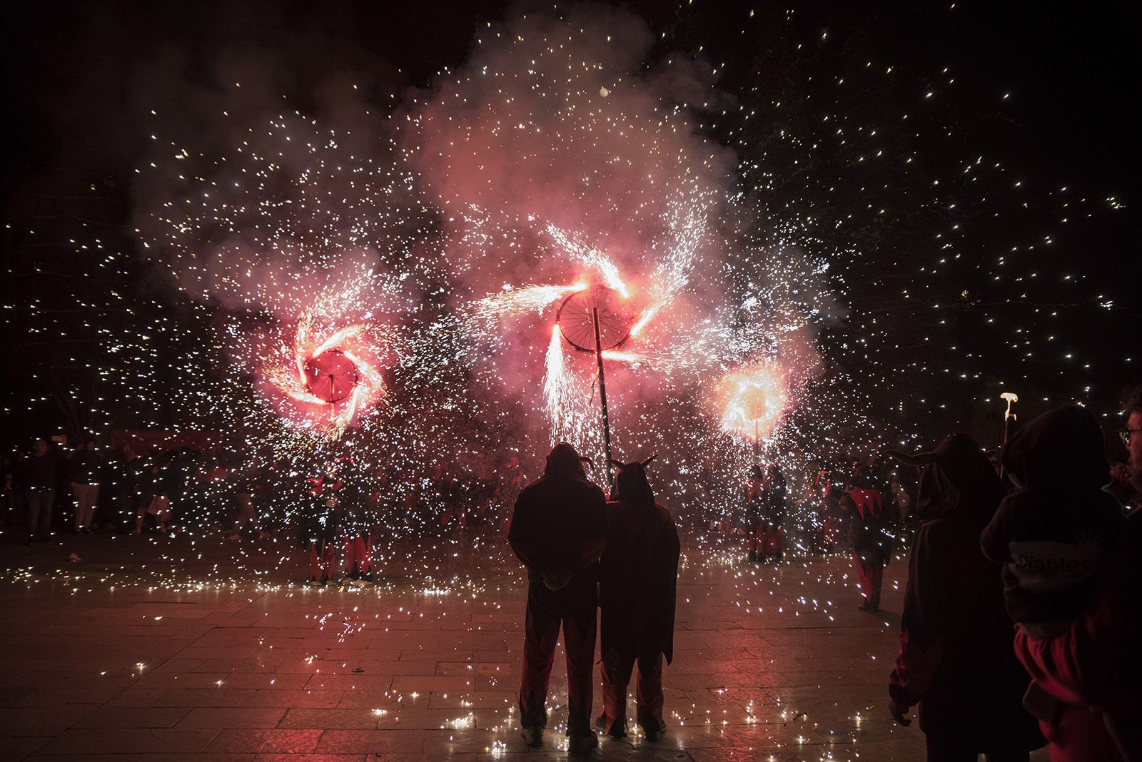 Correfoc Infantil amb colles convidades. FOTO: Bernat Millet.