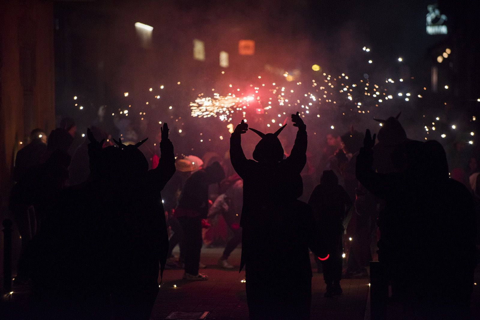 Correfoc Infantil amb colles convidades. FOTO: Bernat Millet.