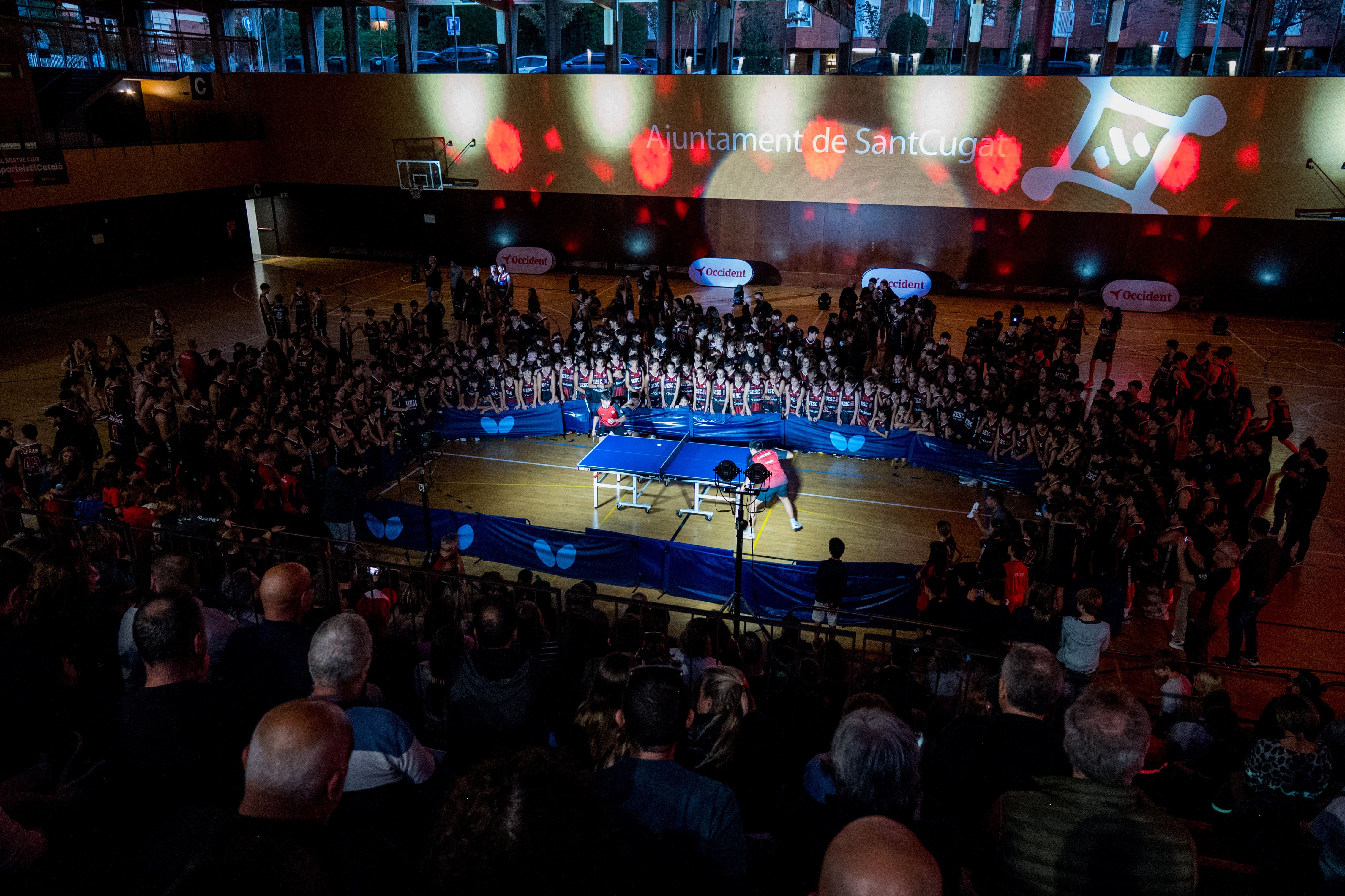 Exhibició de tennis taula a la presentació d'equips de la Unió Esportiva Sant Cugat