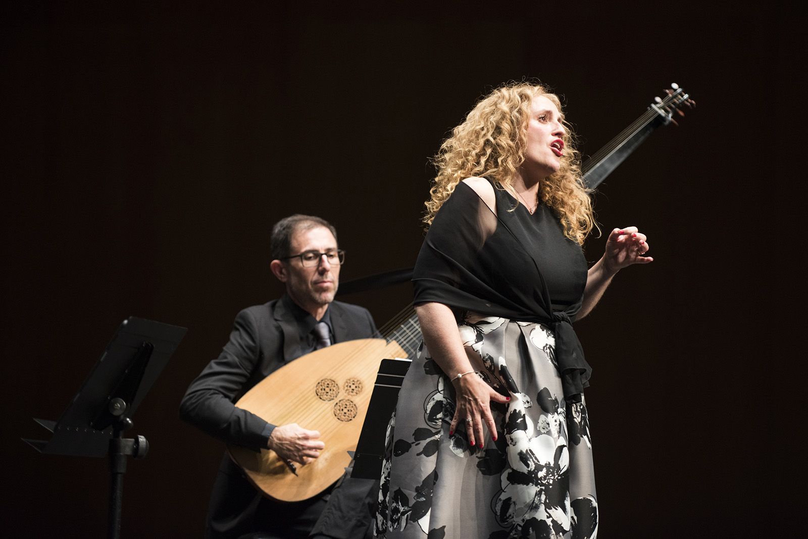 Raquel Andueza & La Galanía, Jesús Fernández i Lixsania Fernández, soprano, tiorba, viola de gamba . Música barroca. FOTO: Bernat Millet.