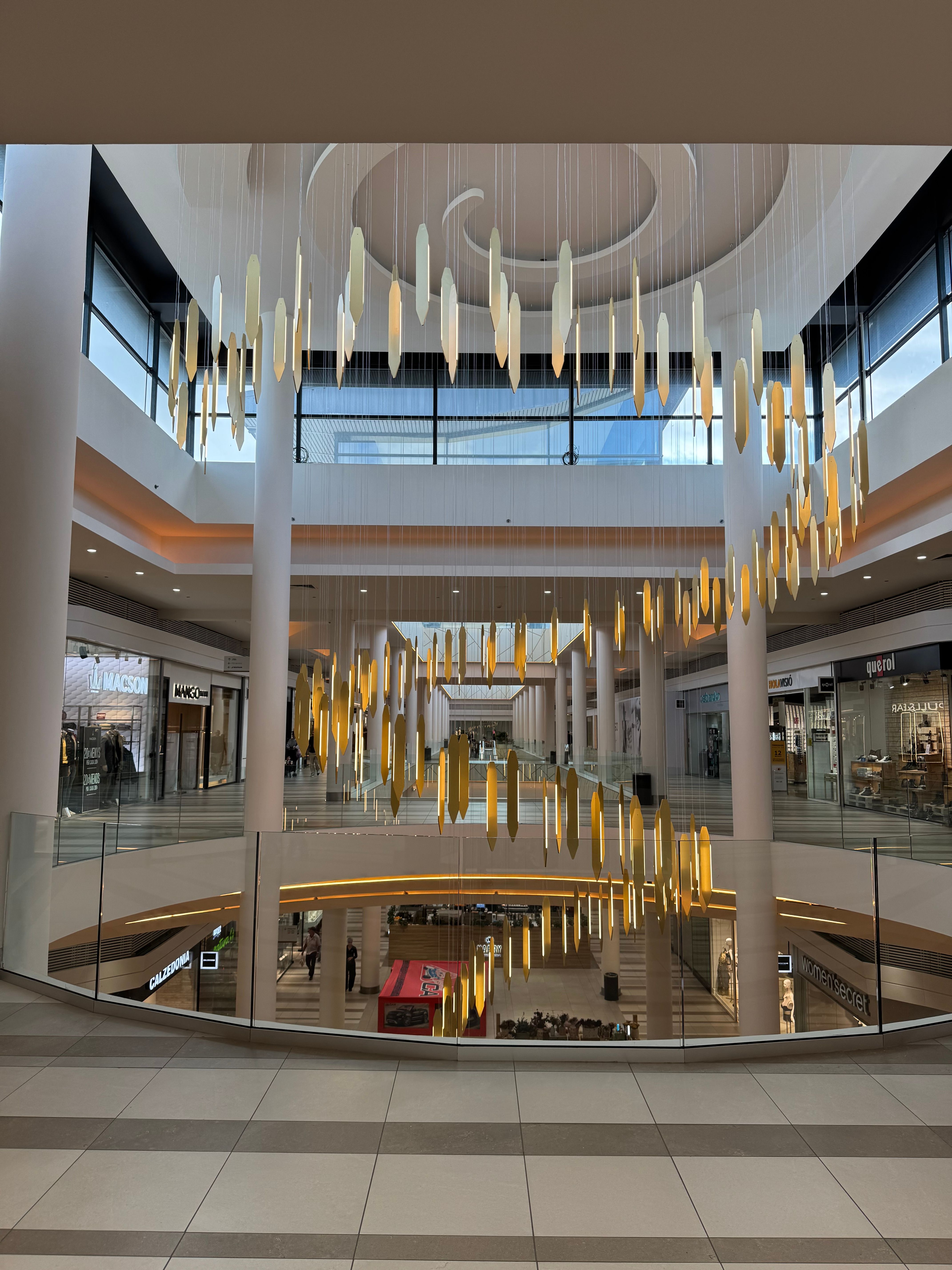 Il·luminació al Centre Comercial Sant Cugat. FOTO: Cedida