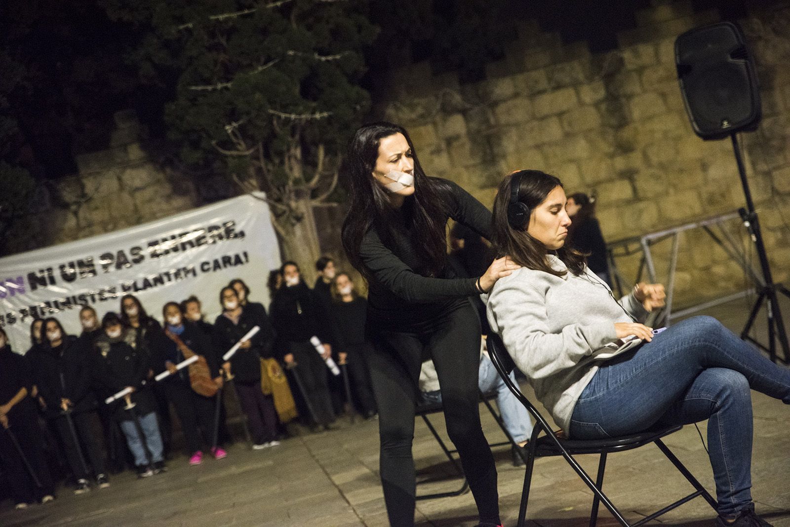 Concentració d'Hora Bruixa per rebutjar la violència masclista. FOTO: Bernat Millet.