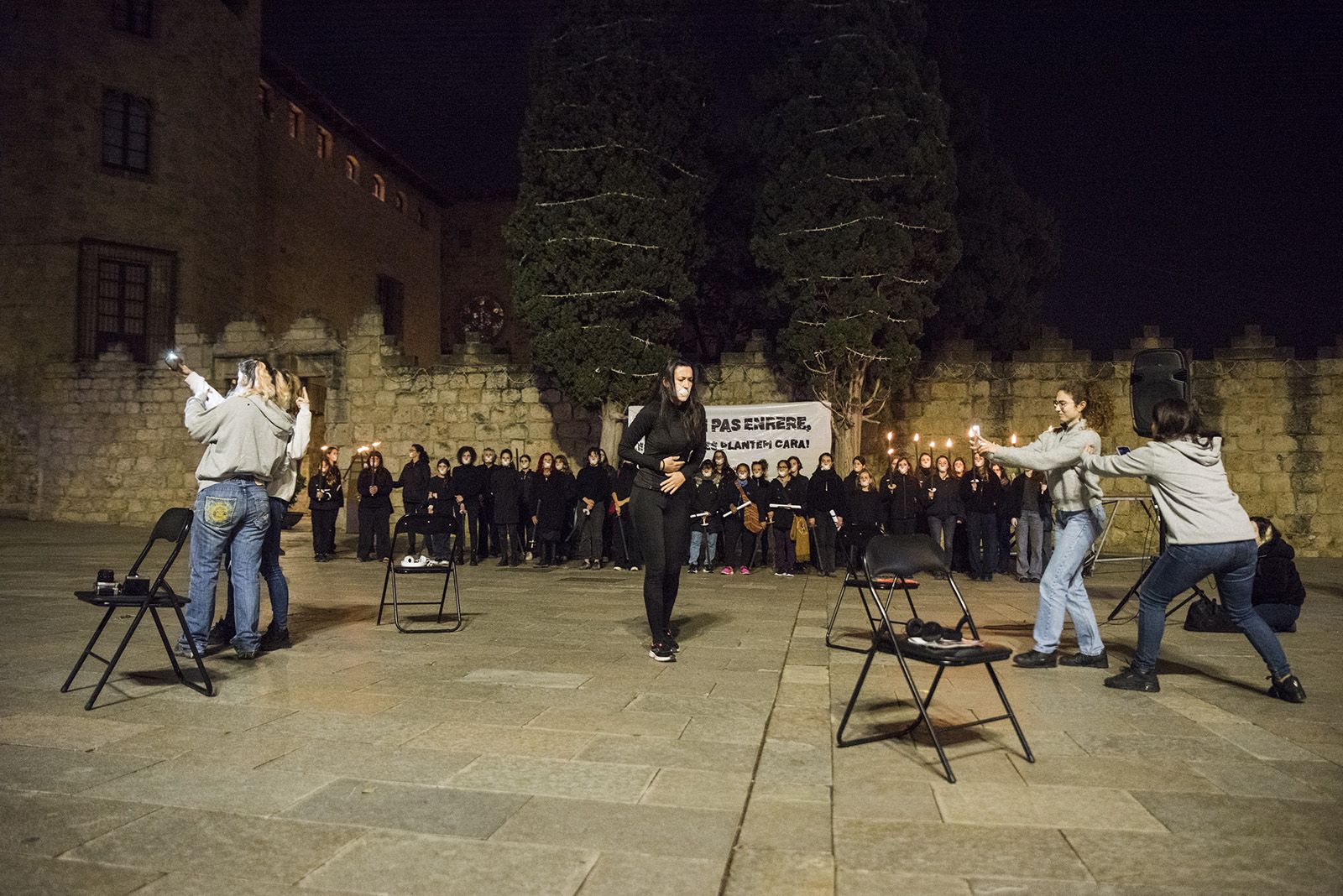 Concentració d'Hora Bruixa per rebutjar la violència masclista. FOTO: Bernat Millet.