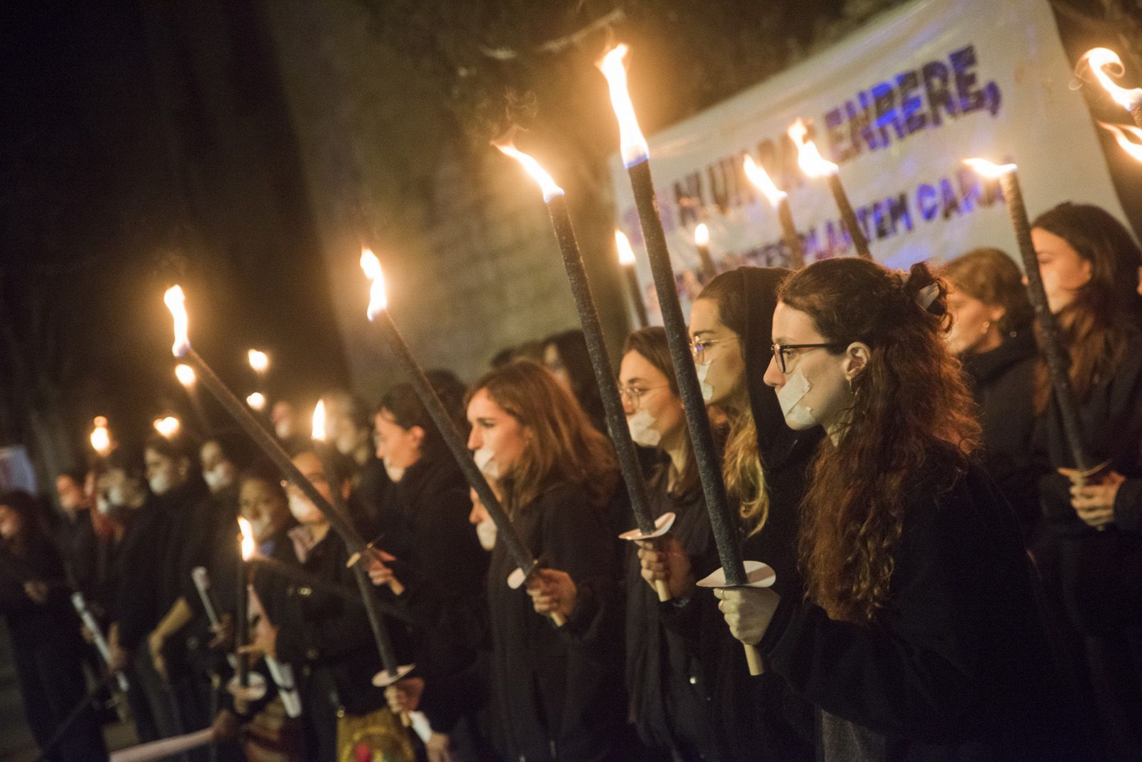 Concentració d'Hora Bruixa per rebutjar la violència masclista. FOTO: Bernat Millet.