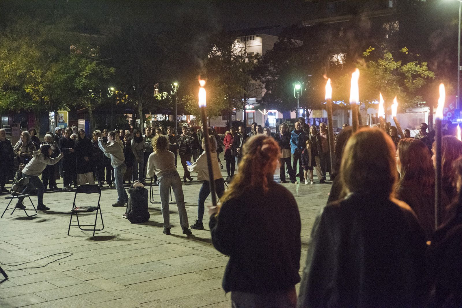 Concentració d'Hora Bruixa per rebutjar la violència masclista. FOTO: Bernat Millet.