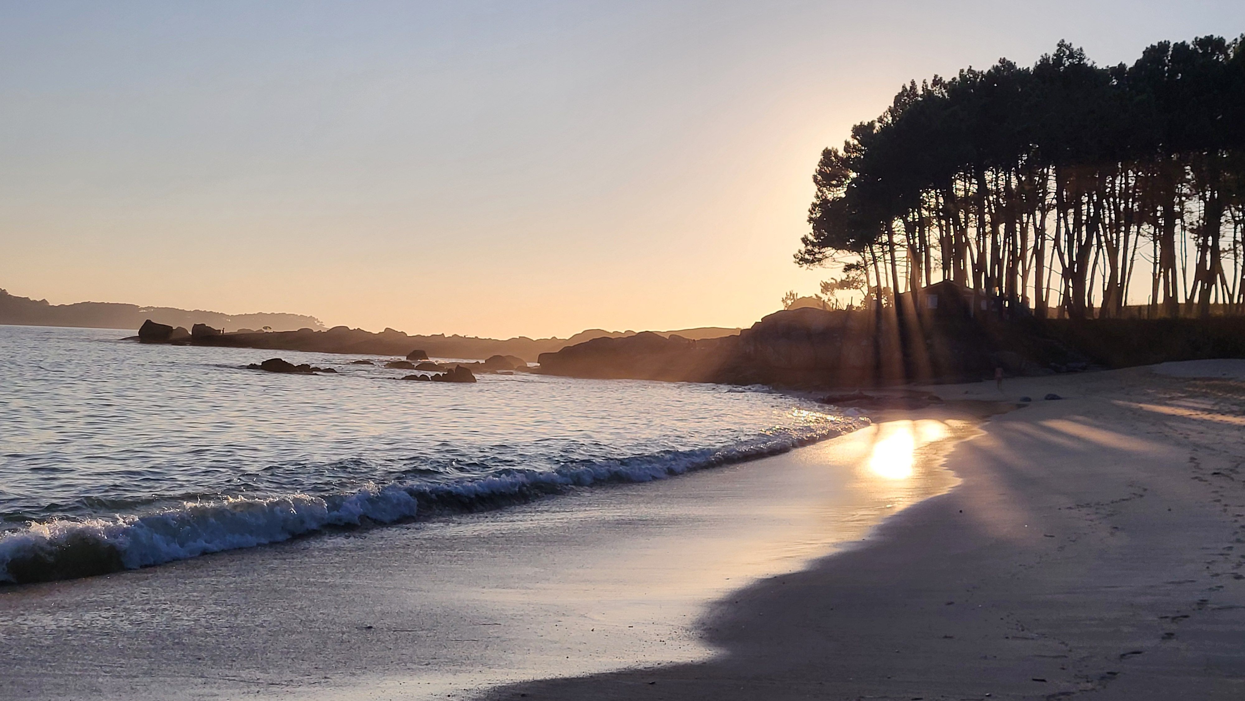 Posta de sol a la platja · Playa Area de Bon (Pontevedra) #Pau Abelló Fuster