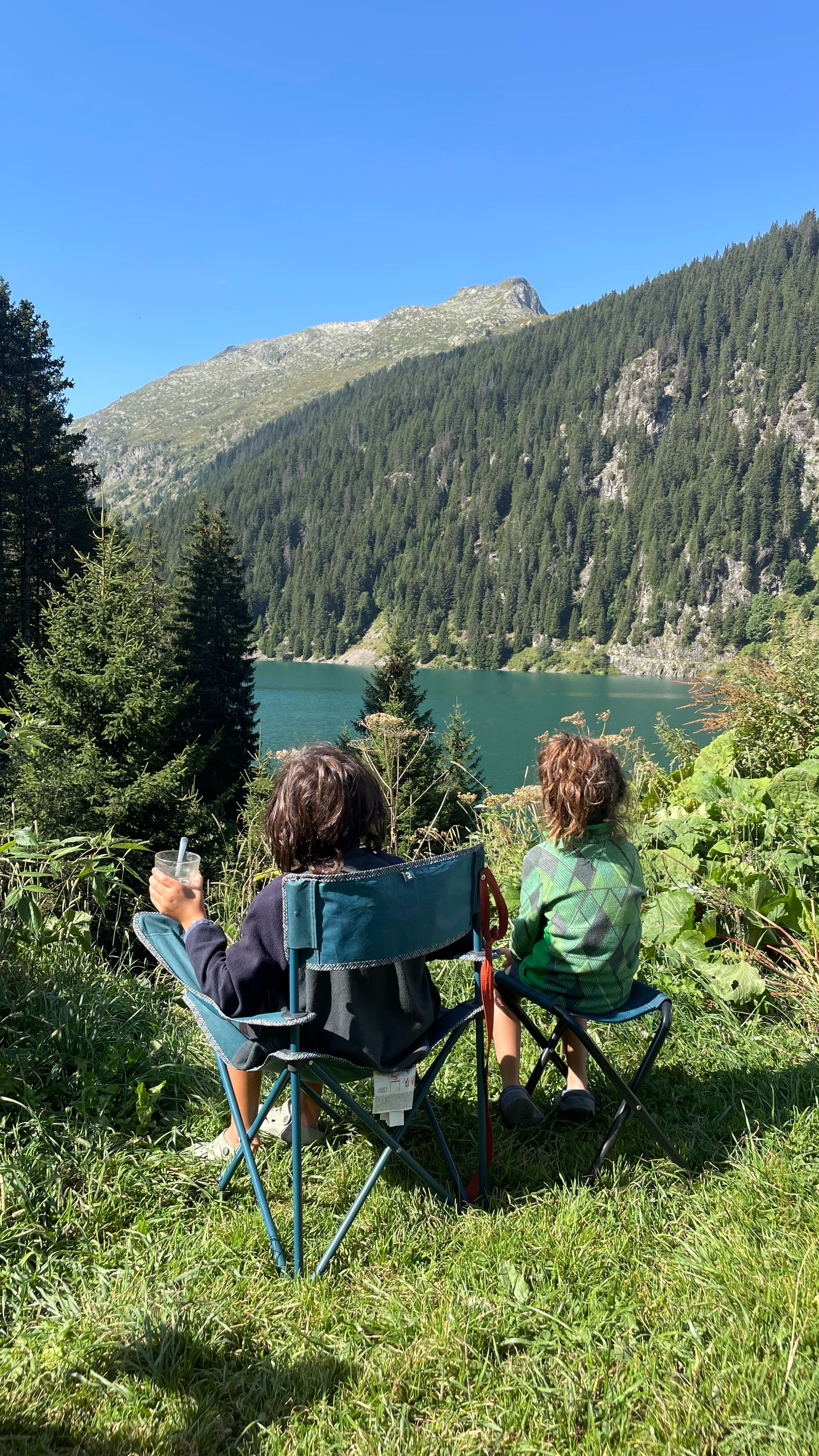 Esmorzar amb vistes · Lac du Saint Guérin, Beaufort, 73270, França FOTO: Irina Cabanillas Fernández