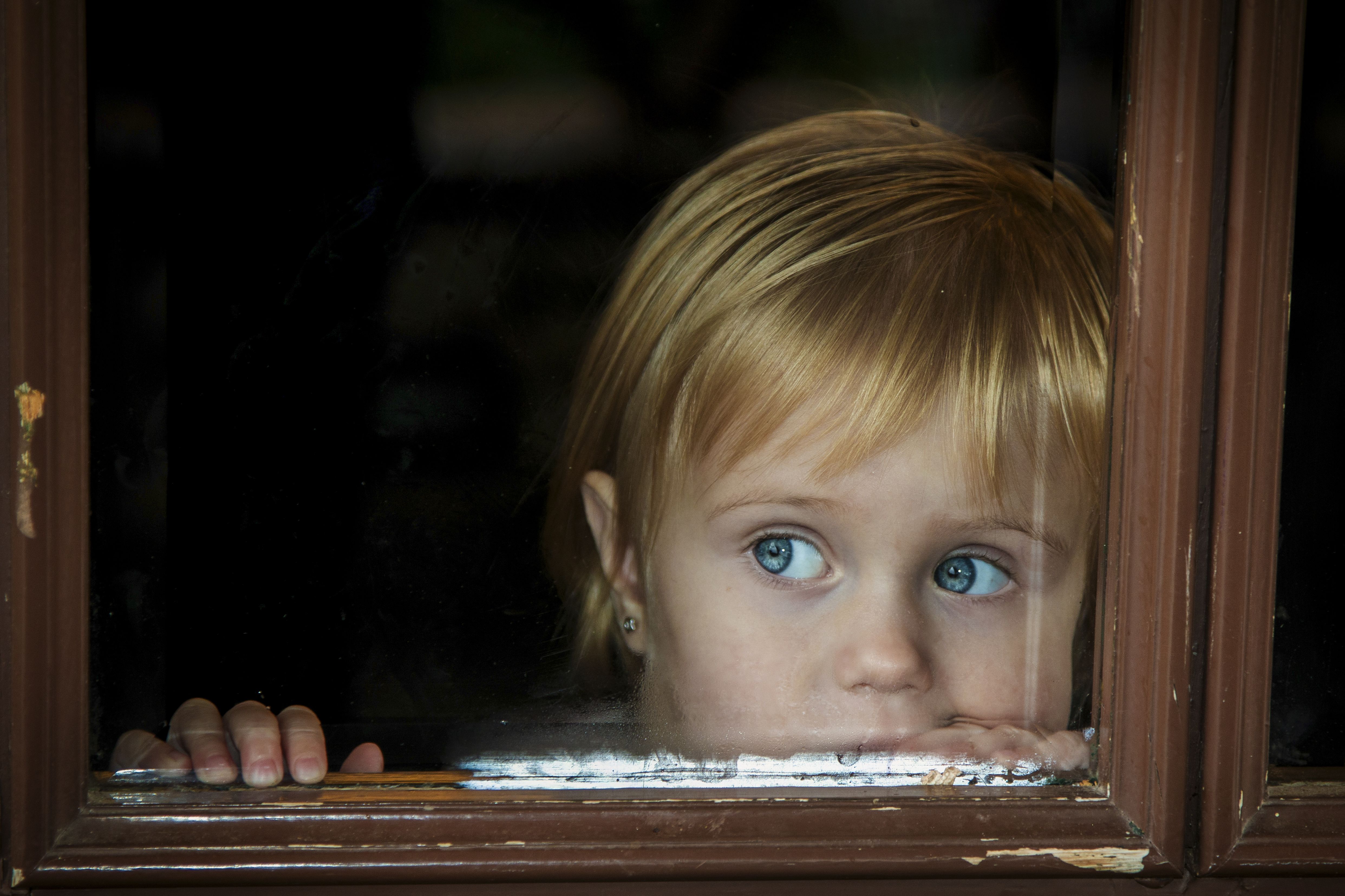 Mirada a través de la finestra · Girona FOTO: Marc Seriol Garcia