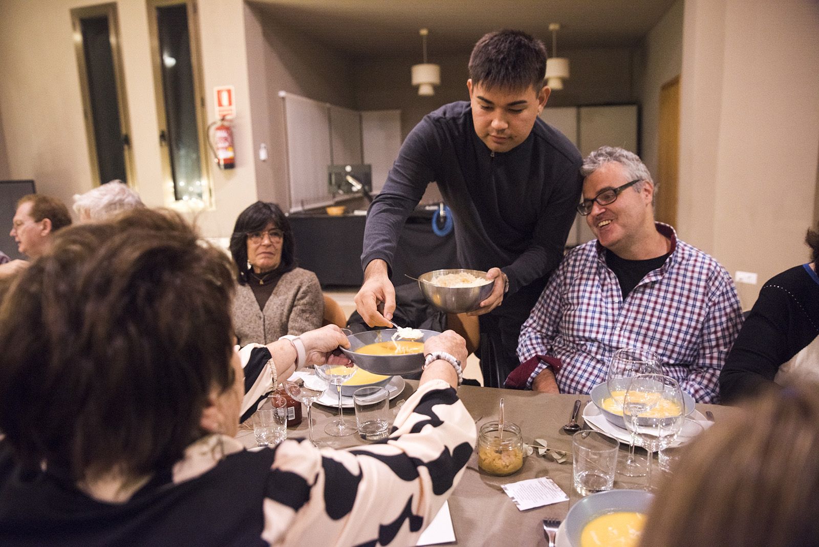 Sopar d'acció de gràcies de l'Església Protestant de Valldoreix. FOTO: Bernat Millet.