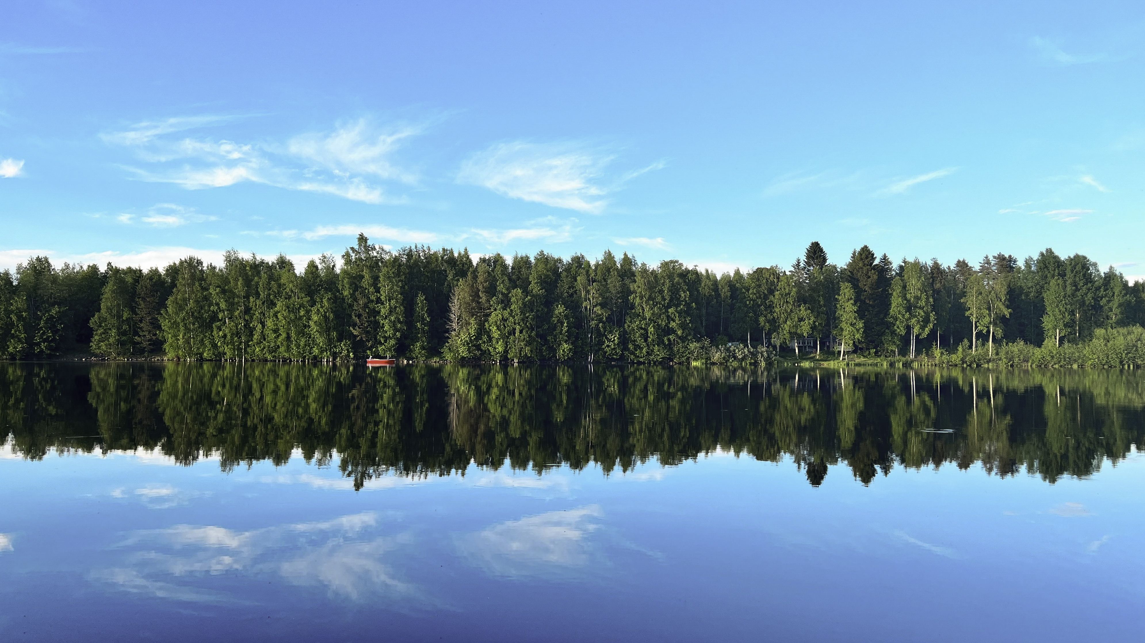 Reflejo nocturno · Oulu, Finlandia FOTO: Pablo Pélach Alonso