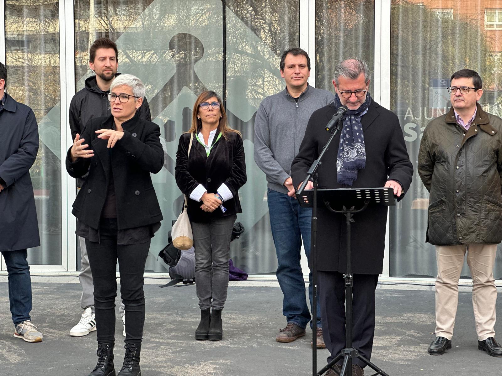 Llenguatge de signes a l'acte institucional del Dia Internacional de les Persones amb Discapacitat. FOTO: Lluna Fabregat