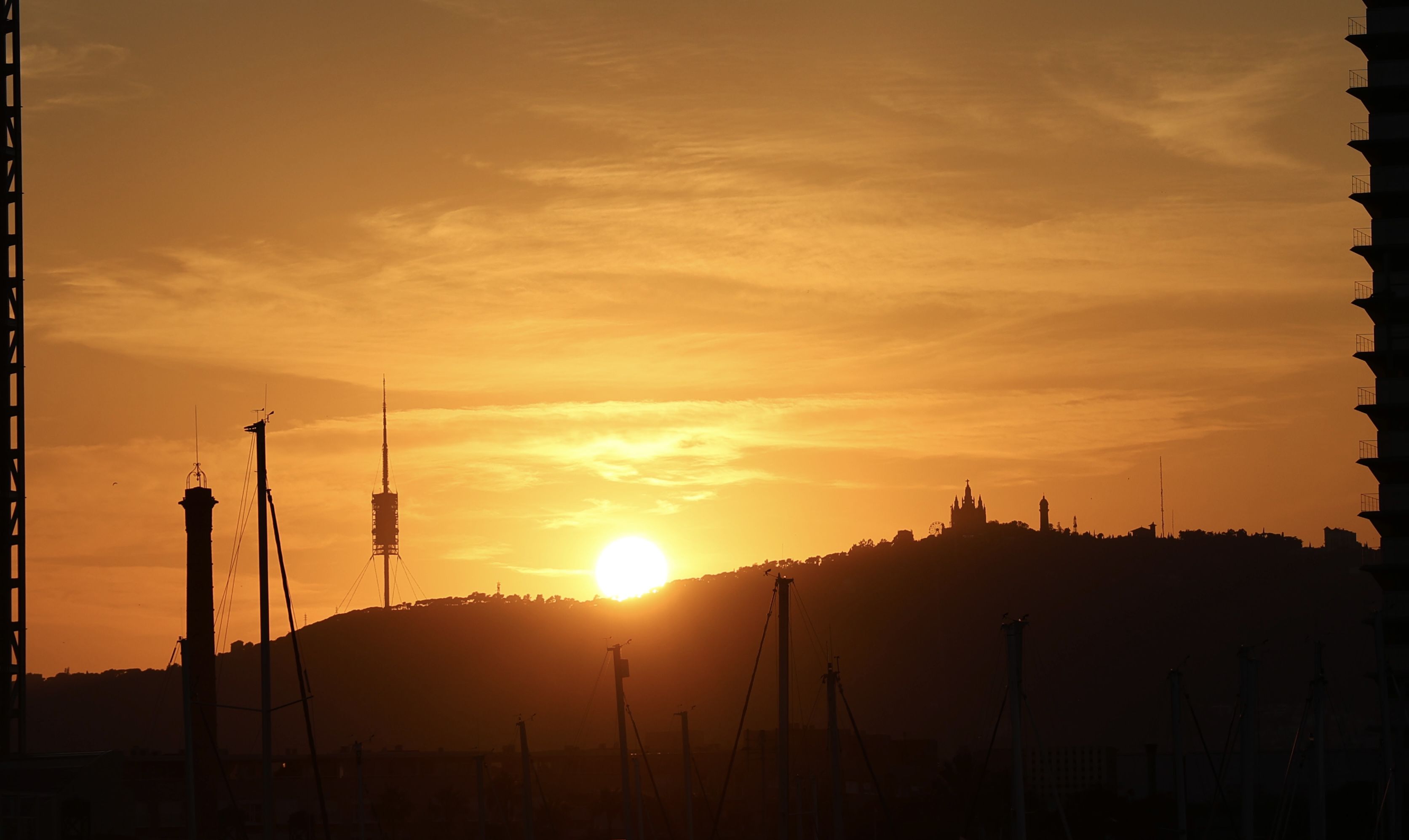 Hora daurada al Tibidabo · Port olímpic FOTO: Francesc Cuende Asencio