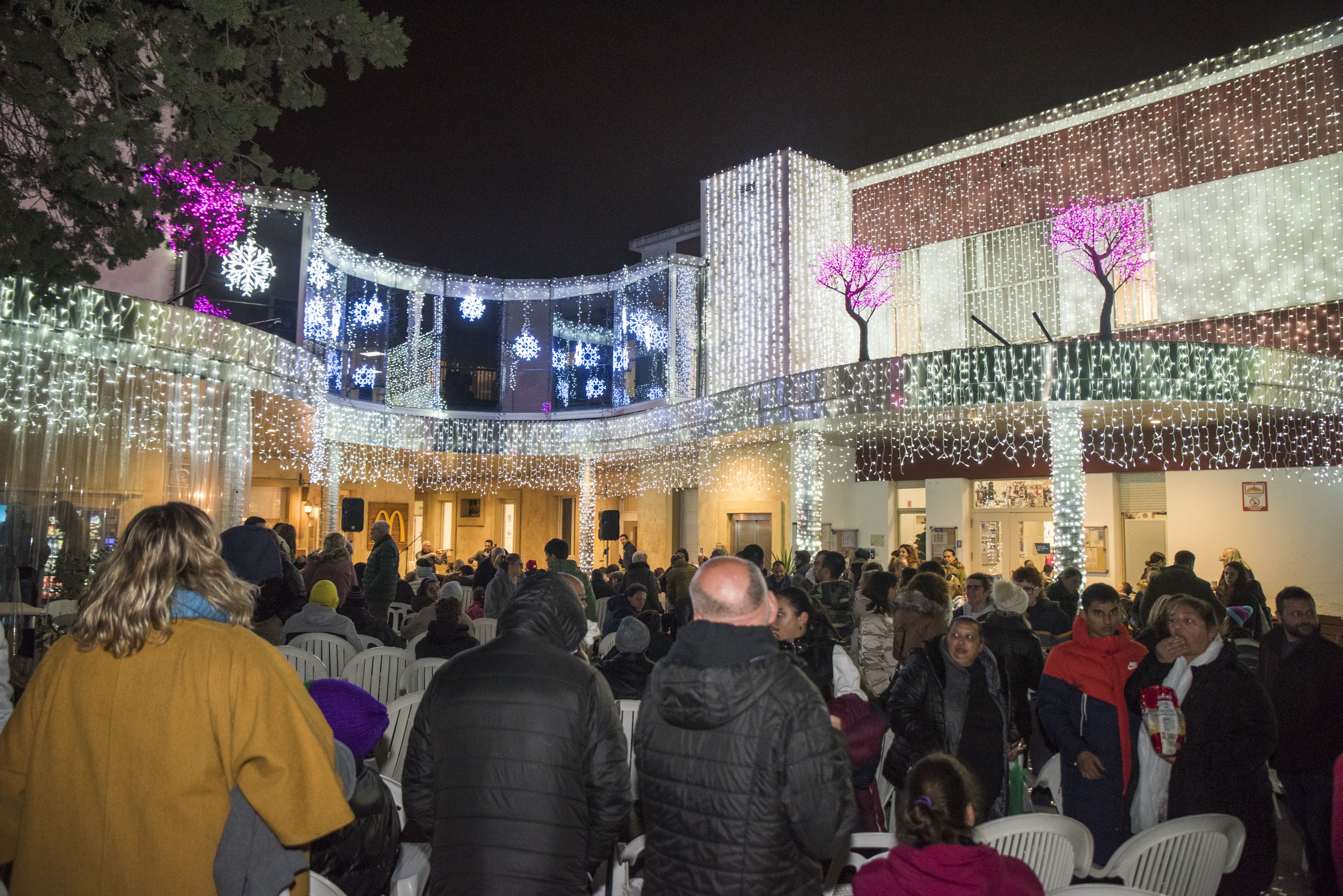 Encesa de llums de Nadal a Catalonia Fundació Creactiva. FOTO: Bernat Millet