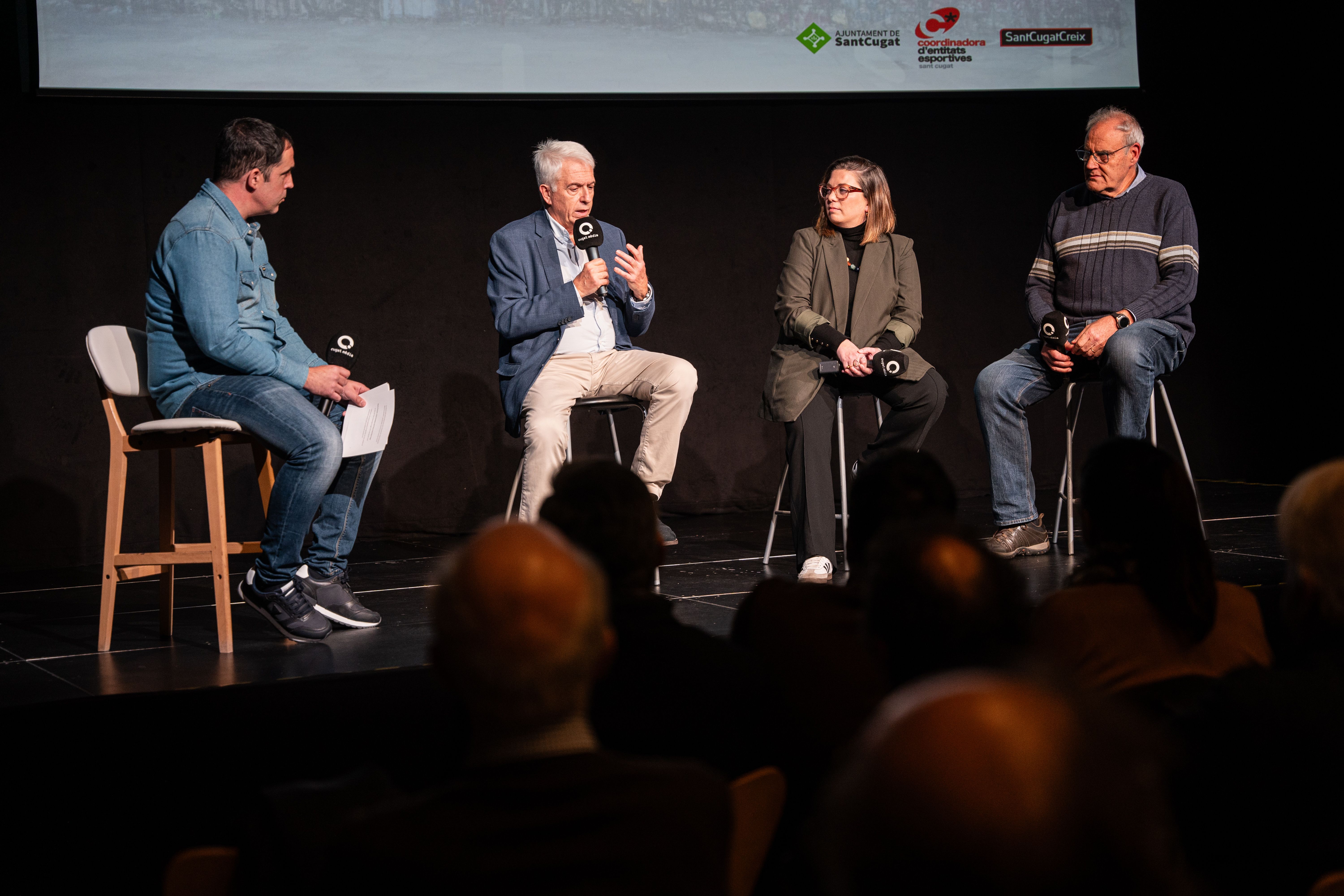 Joan Garcia, Llorenç Santasusagna, Marta Claverià i Miquel Martínez, d'esquerra a dreta, en l'acte de Cugat Mèdia Units per l'Esport. FOTO: Marc Asensio (Cugat Mèdia)