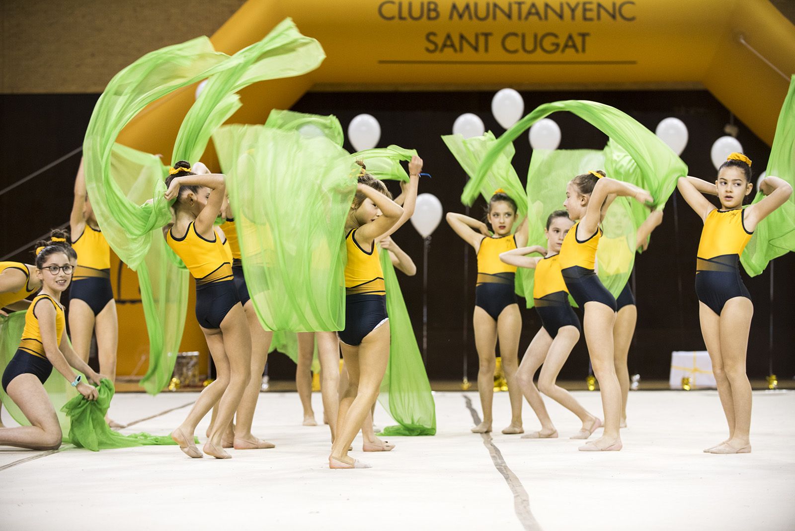 Festival de Nadal de rítmica del Club Muntanyenc Sant Cugat. FOTO: Bernat Millet.