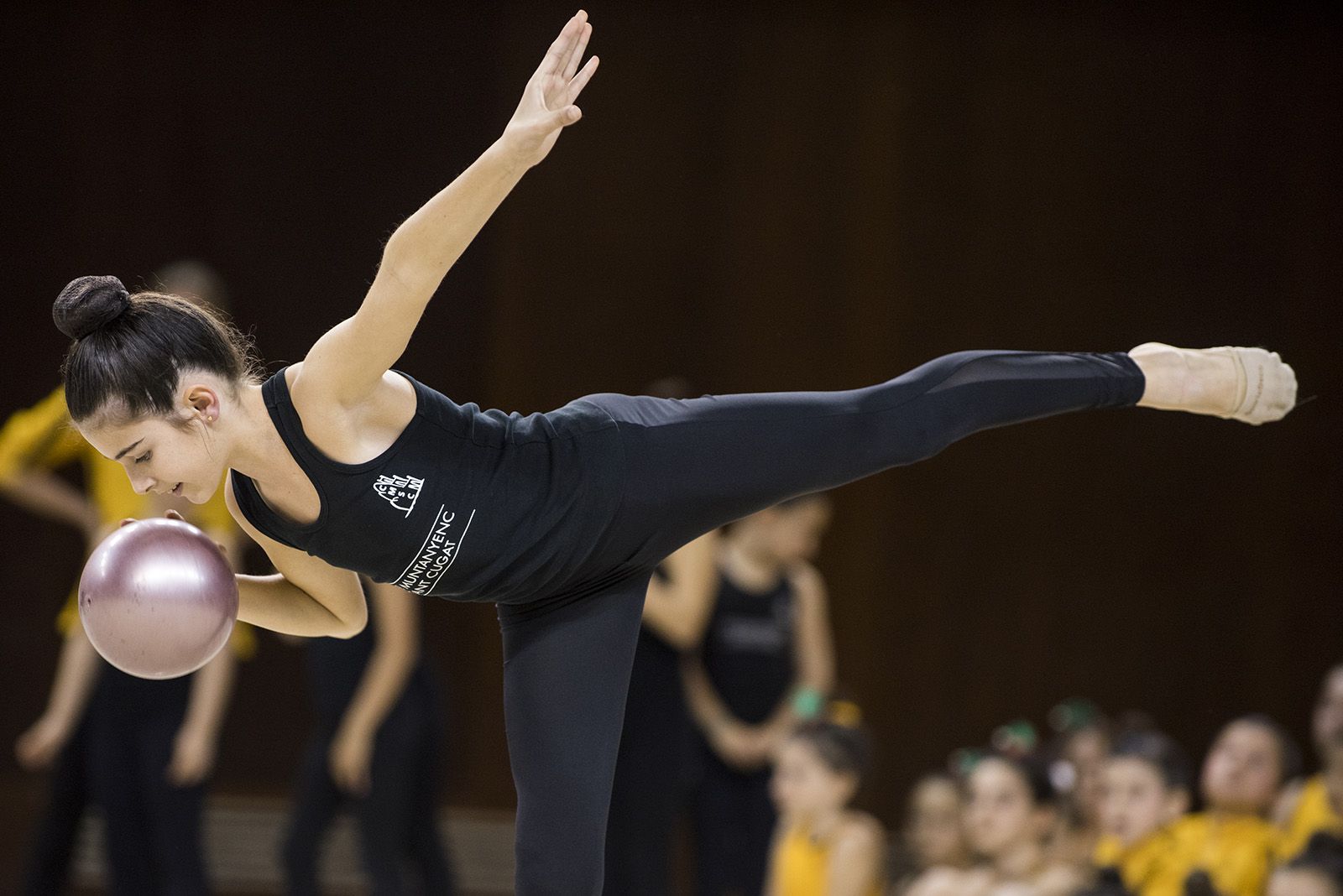 Festival de Nadal de rítmica del Club Muntanyenc Sant Cugat. FOTO: Bernat Millet.