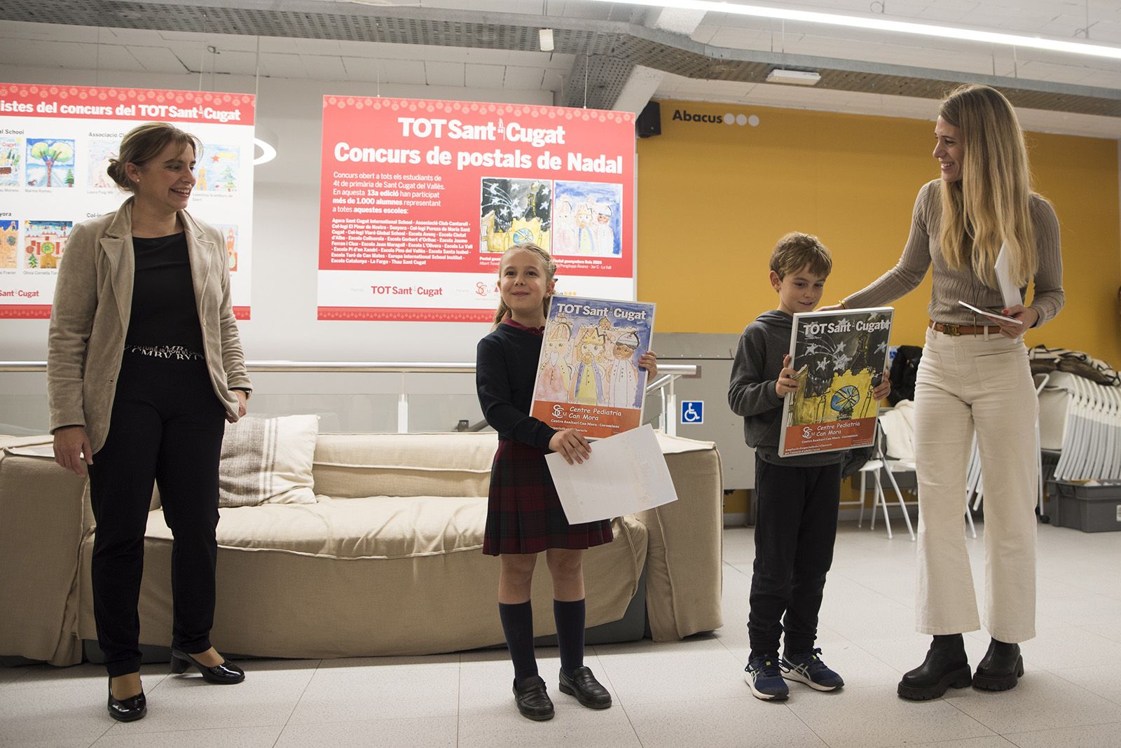 Inauguració de l'exposició de postals del Tot. FOTO: Bernat Millet.