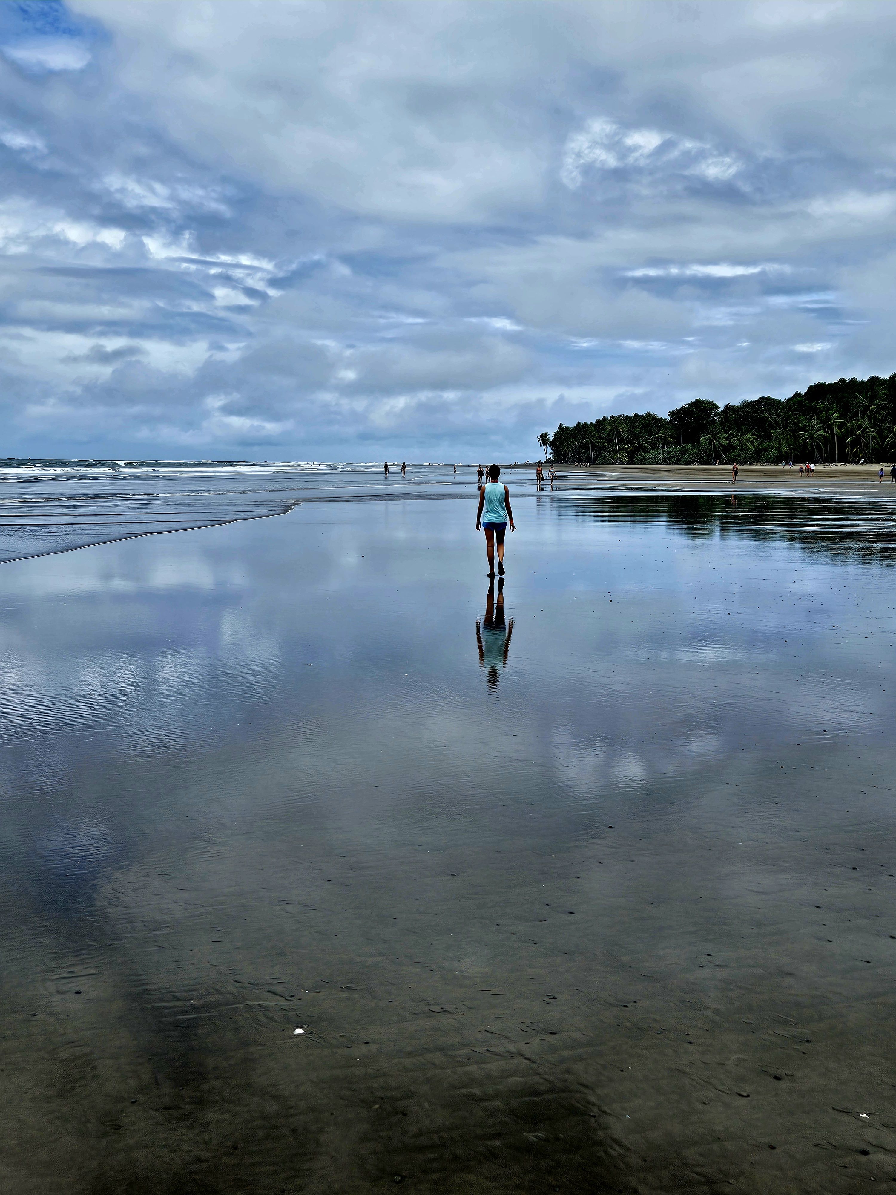 El cielo en un espejo o al revés · Playa Uvita, Costa Rica FOTO: Jose Castellano 