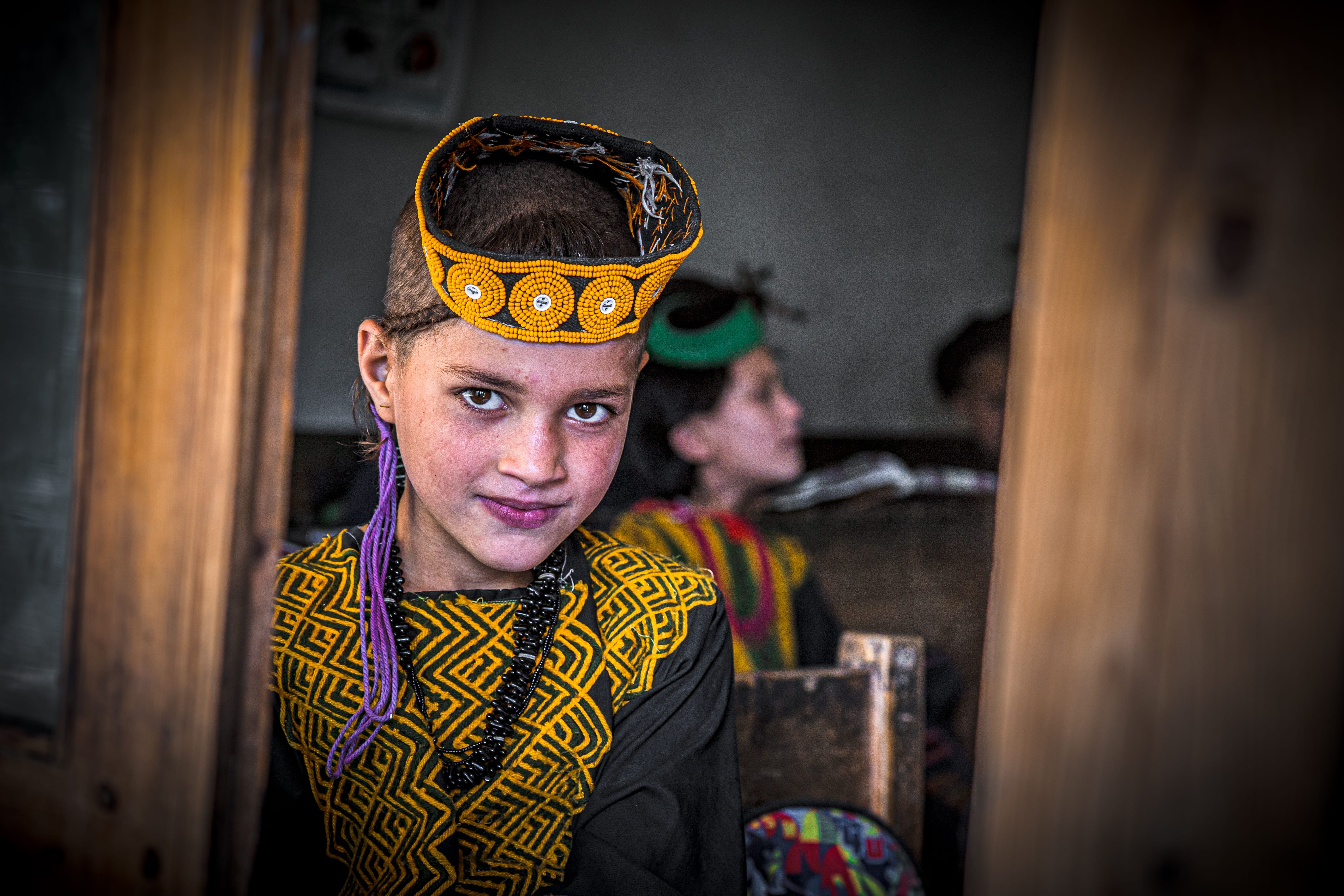 A l'escola · Vall de Bamburet, Serralada del Hindu Kush, Pakistan FOTO: Alfons Casalé Turú